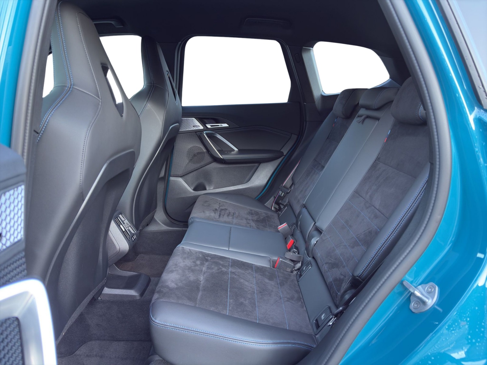 BMW X1 xDrive M35i M Sport Pro Individual-image-18