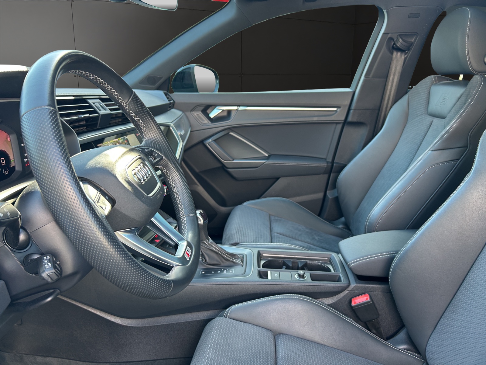 AUDI Q3 Sportback 35 TFSI S line Attraction S-tronic-image-8