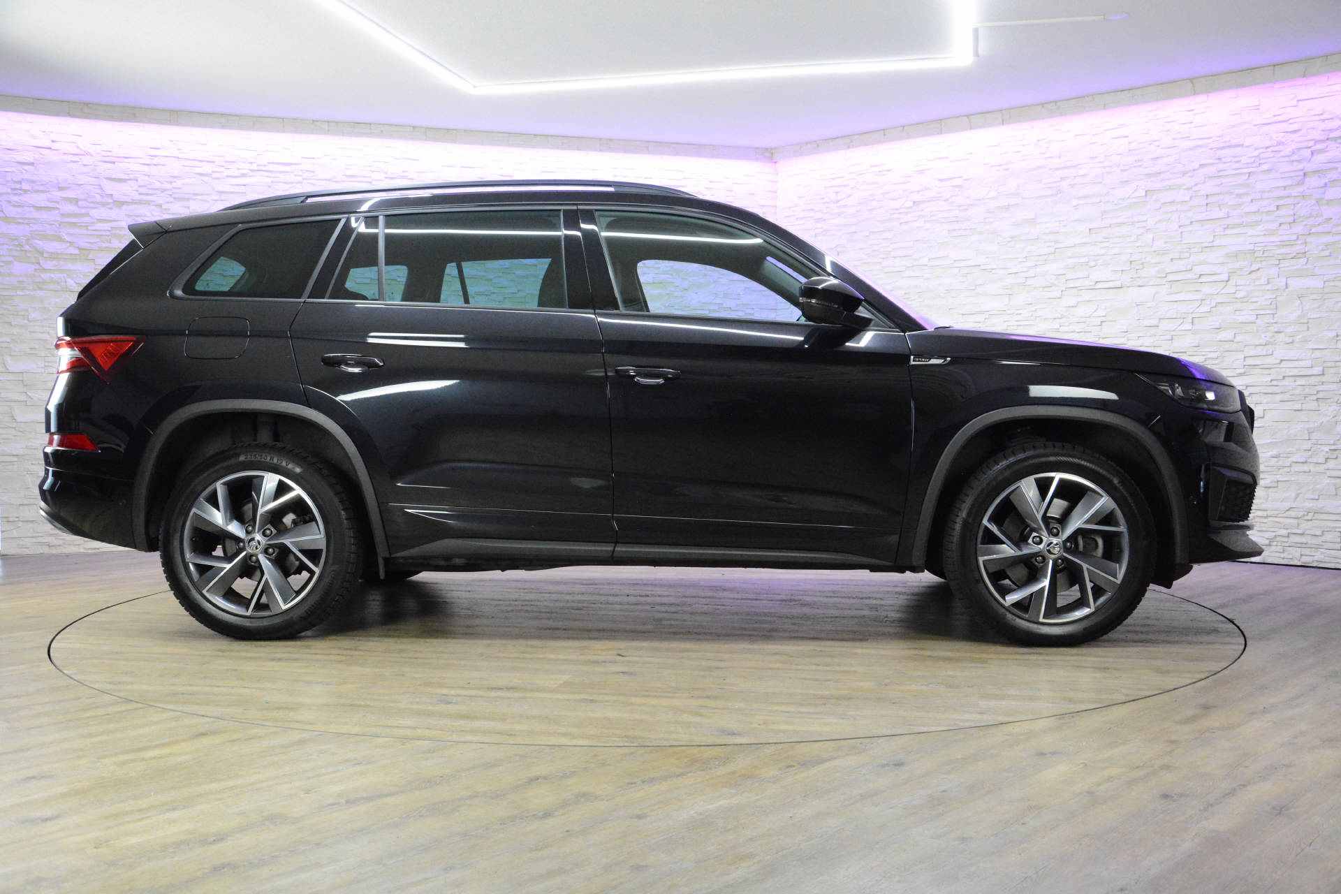 SKODA Kodiaq 2.0 TDI 200 Sportline DSG-image-3