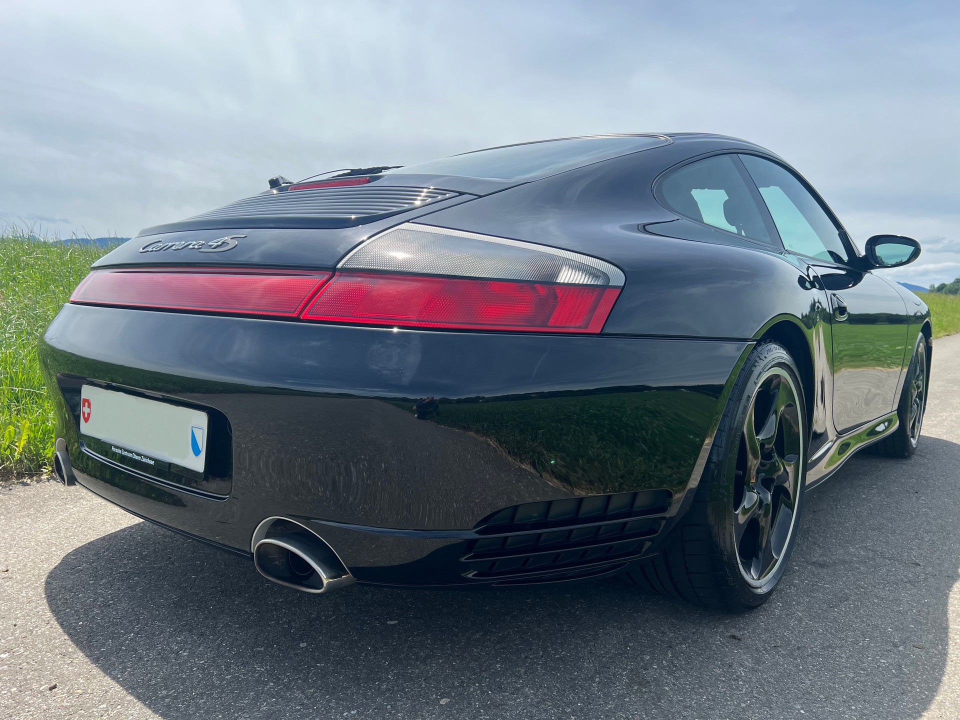 PORSCHE 911 Carrera 4 S-image-18