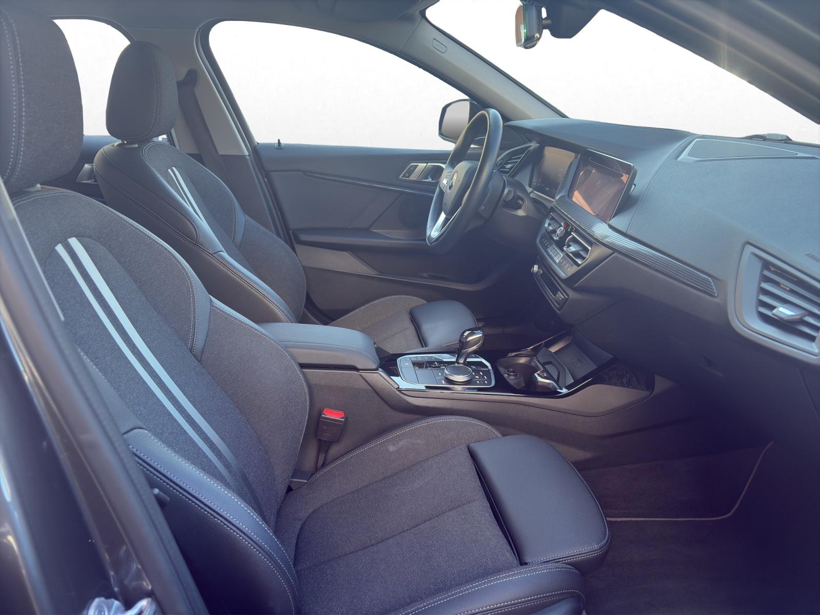 BMW 120d xDrive-image-15