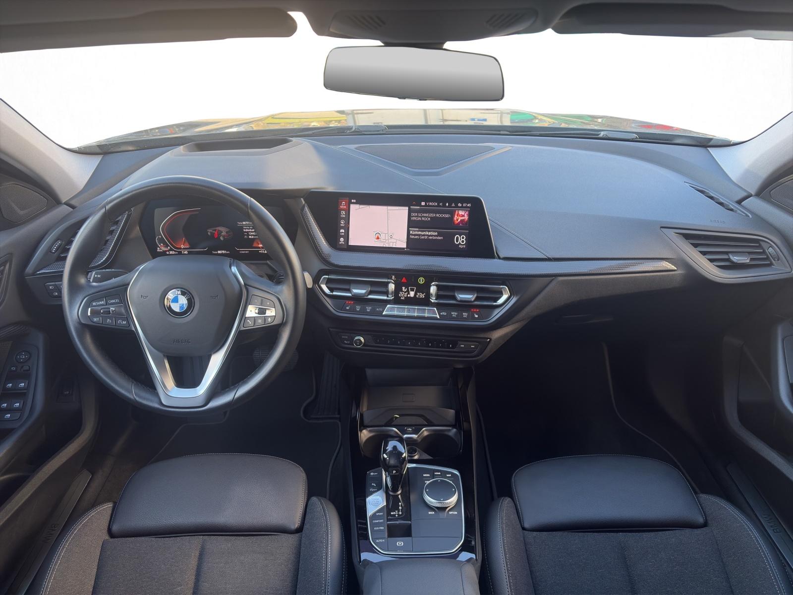 BMW 120d xDrive-image-12