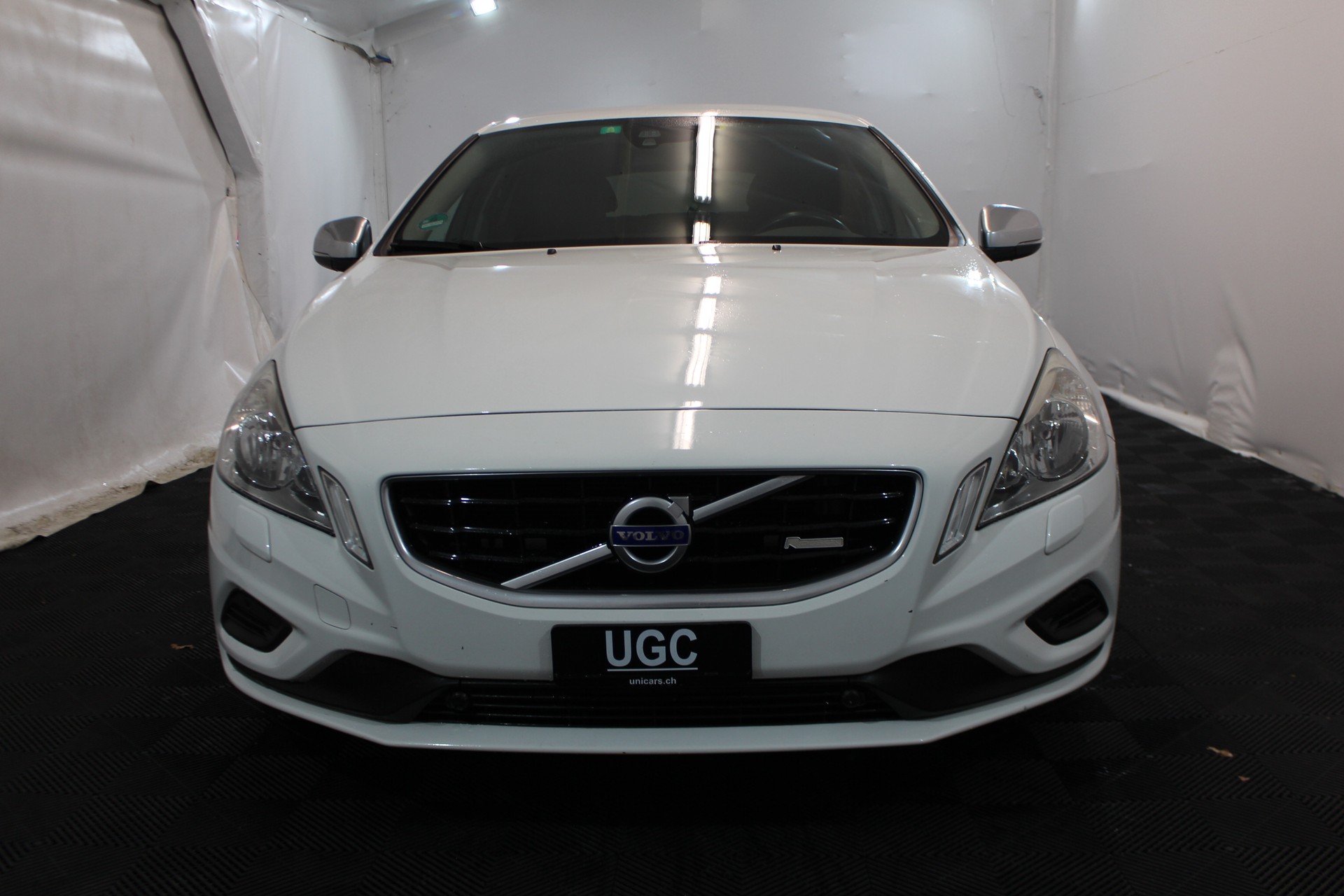 VOLVO V60 1.6 T4 Momentum-image-1