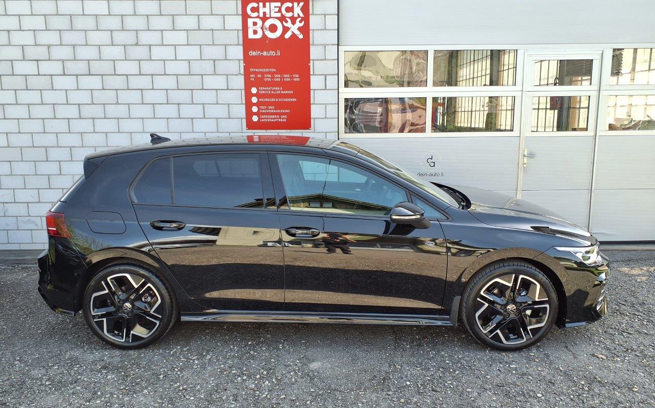 VW Golf VIII 1.5 eTSI R-Line DSG-image-7