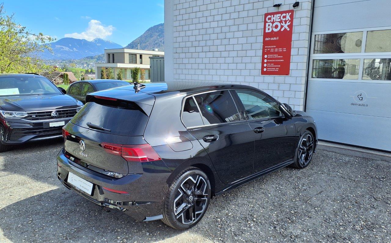 VW Golf VIII 1.5 eTSI R-Line DSG-image-6