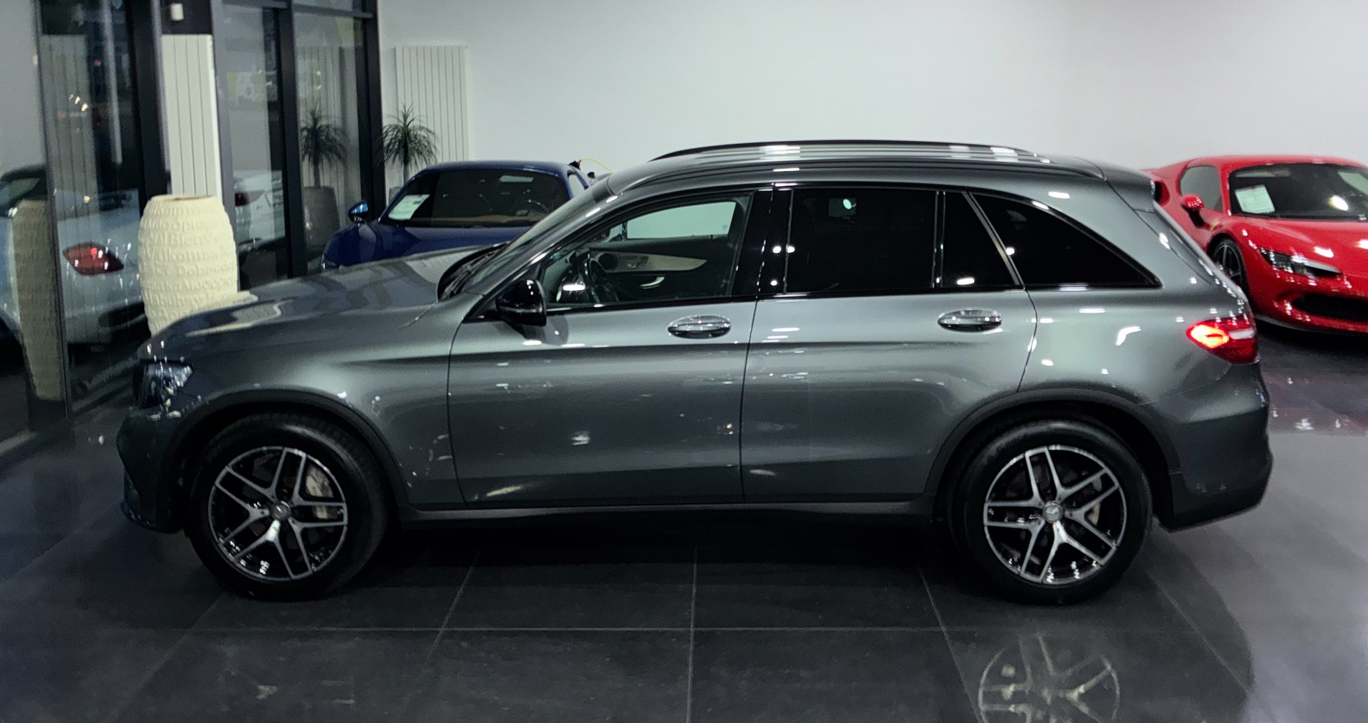 MERCEDES-BENZ GLC 250 d AMG Line 4Matic 9G-Tronic-image-3