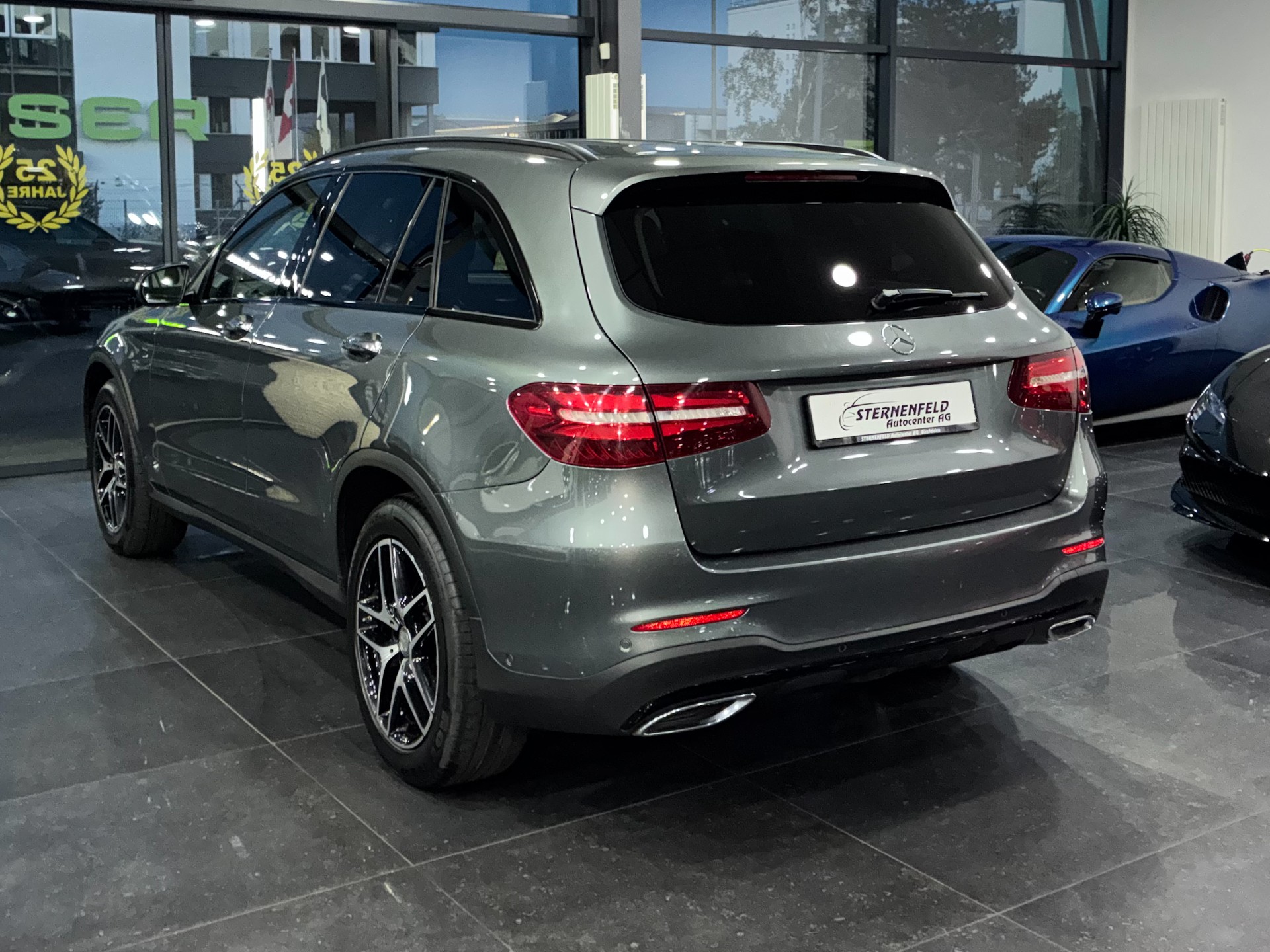 MERCEDES-BENZ GLC 250 d AMG Line 4Matic 9G-Tronic-image-5