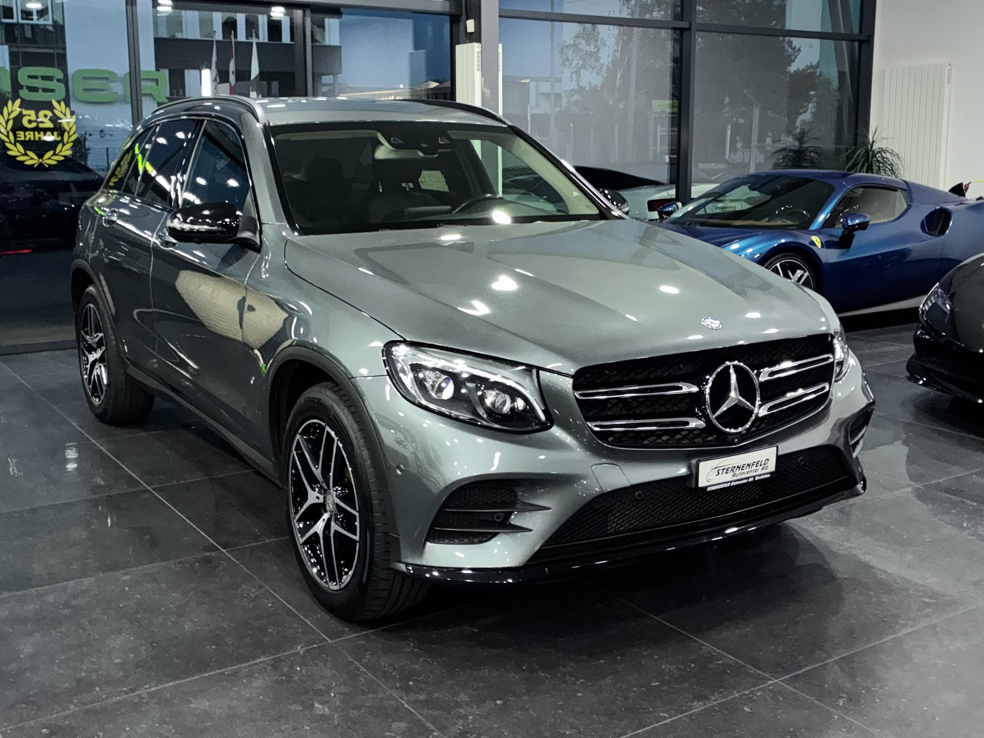 MERCEDES-BENZ GLC 250 d AMG Line 4Matic 9G-Tronic-image-2