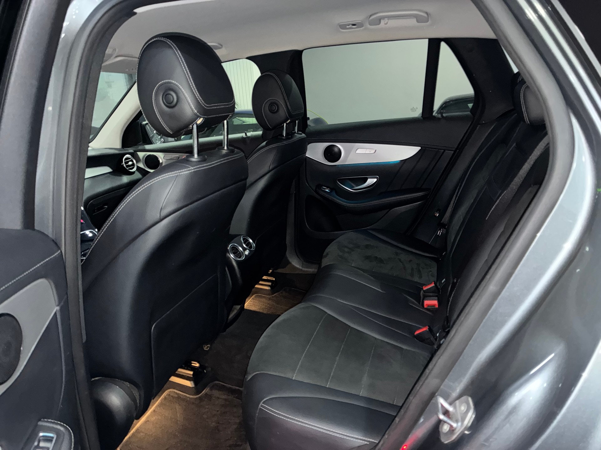 MERCEDES-BENZ GLC 250 d AMG Line 4Matic 9G-Tronic-image-10