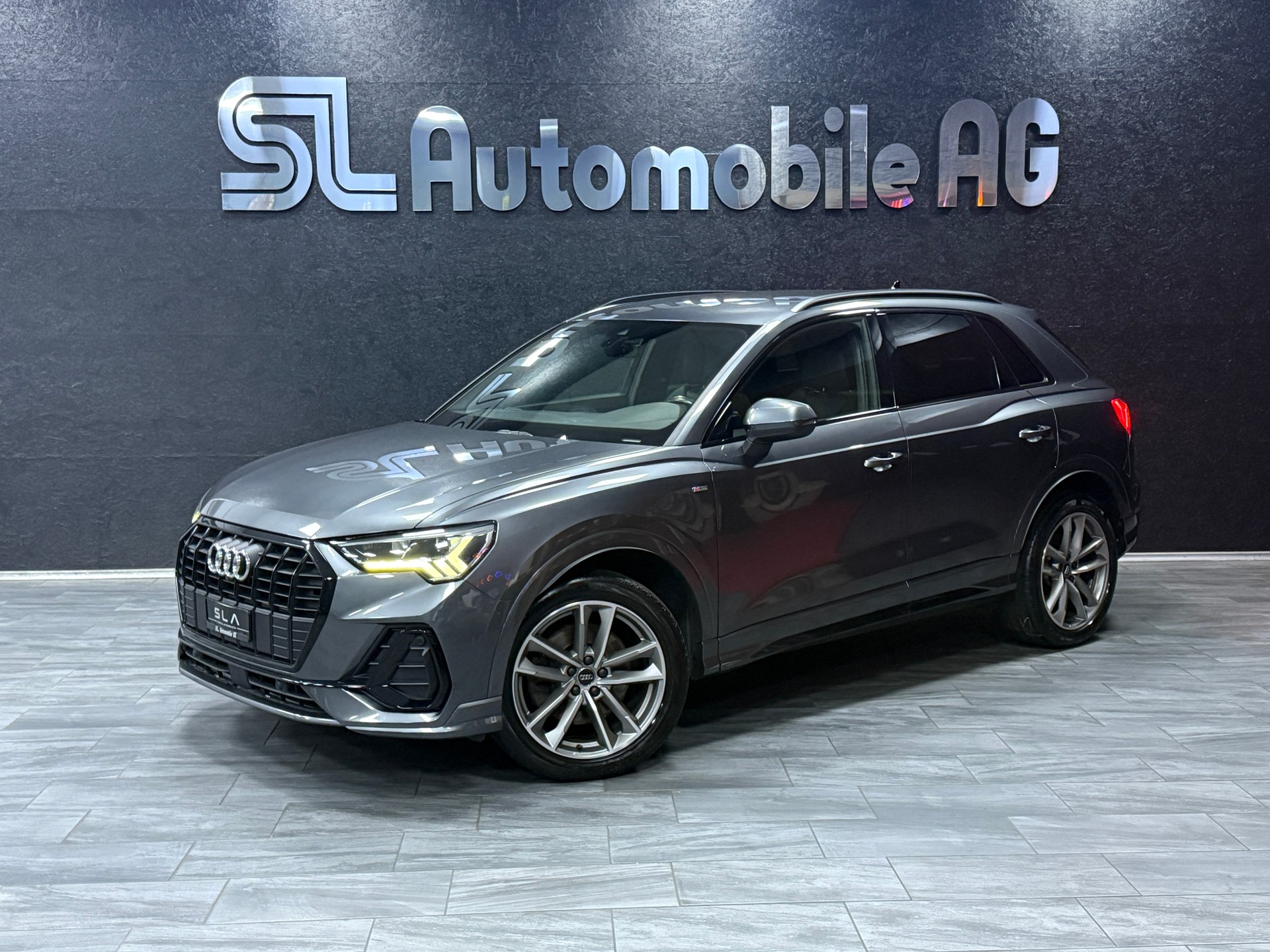 AUDI Q3 40 TFSI S line quattro S-tronic / CH Fz aus 1 Hand / Leasing ab 199.- Monate-image-0