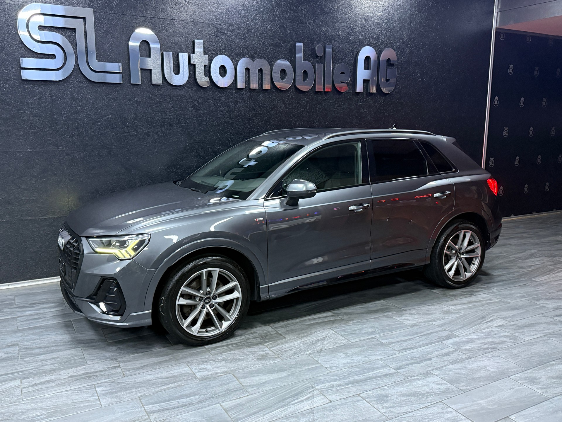 AUDI Q3 40 TFSI S line quattro S-tronic / CH Fz aus 1 Hand / Leasing ab 199.- Monate-image-2