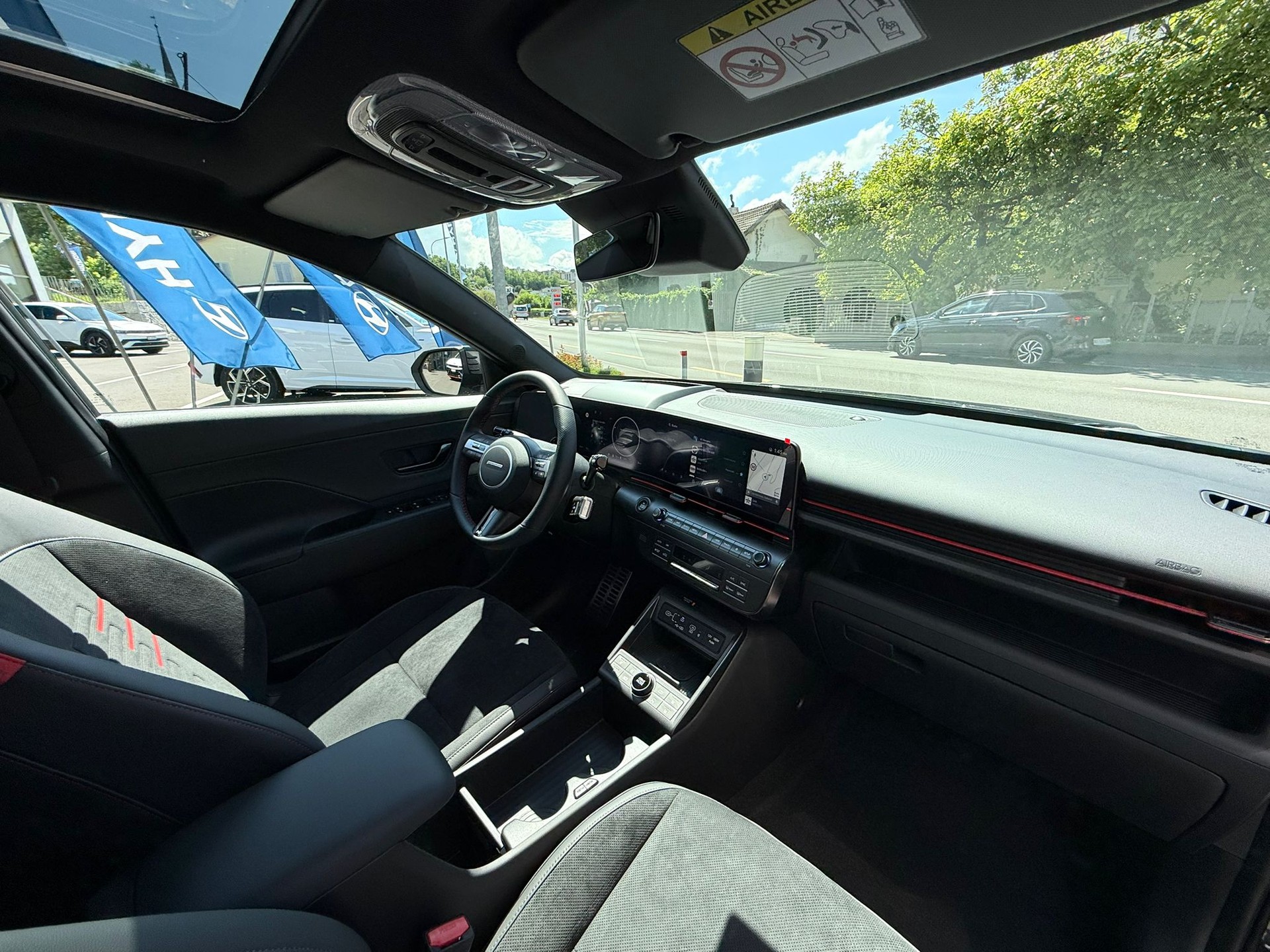 HYUNDAI Kona EV 65.4 kWh N Line-image-12
