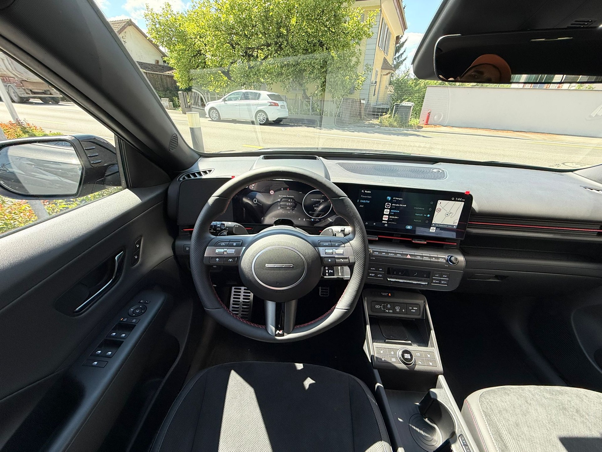 HYUNDAI Kona EV 65.4 kWh N Line-image-11