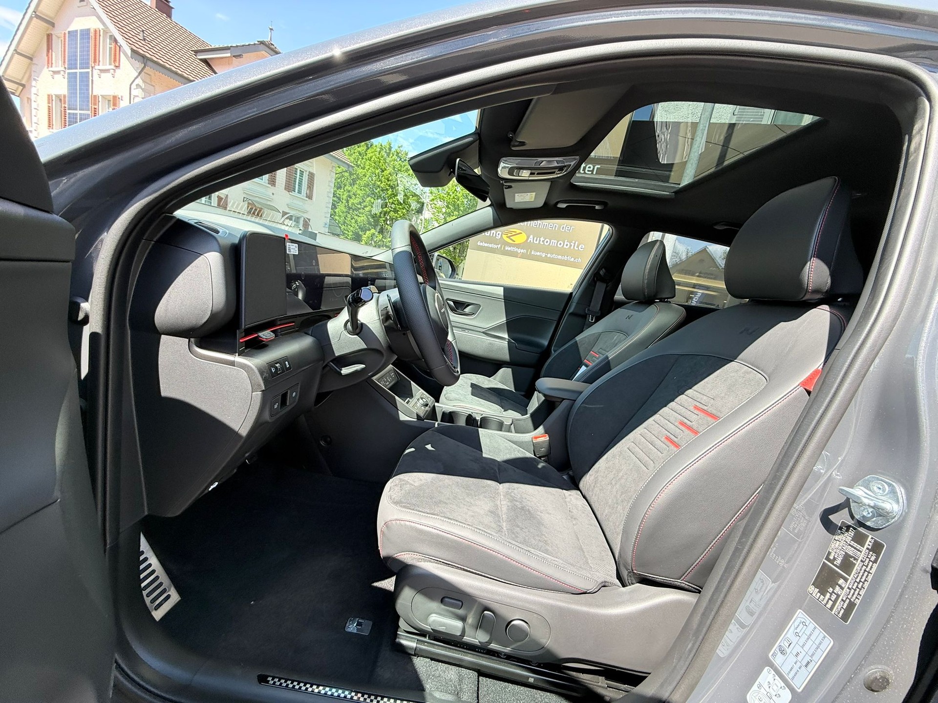 HYUNDAI Kona EV 65.4 kWh N Line-image-9