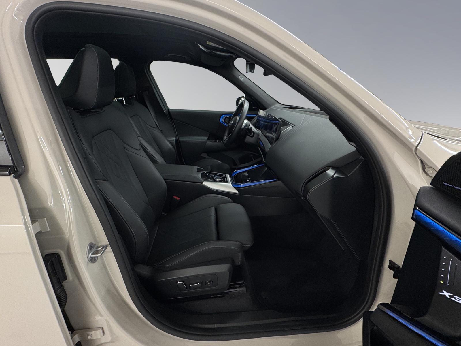 BMW X3 20i xDrive-image-14