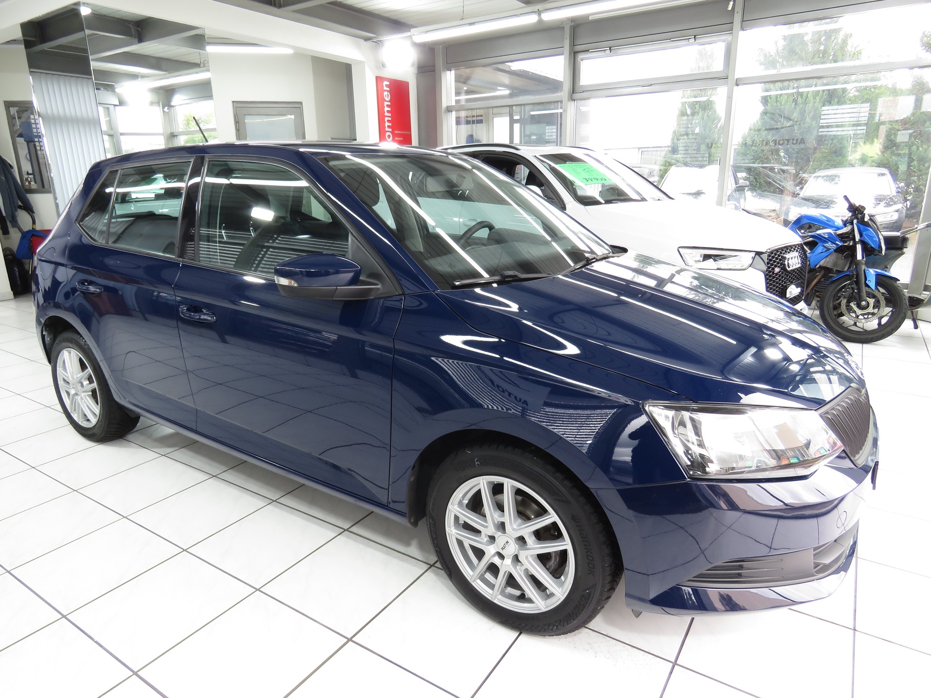 SKODA Fabia 1.0 Active-showroom-element-2