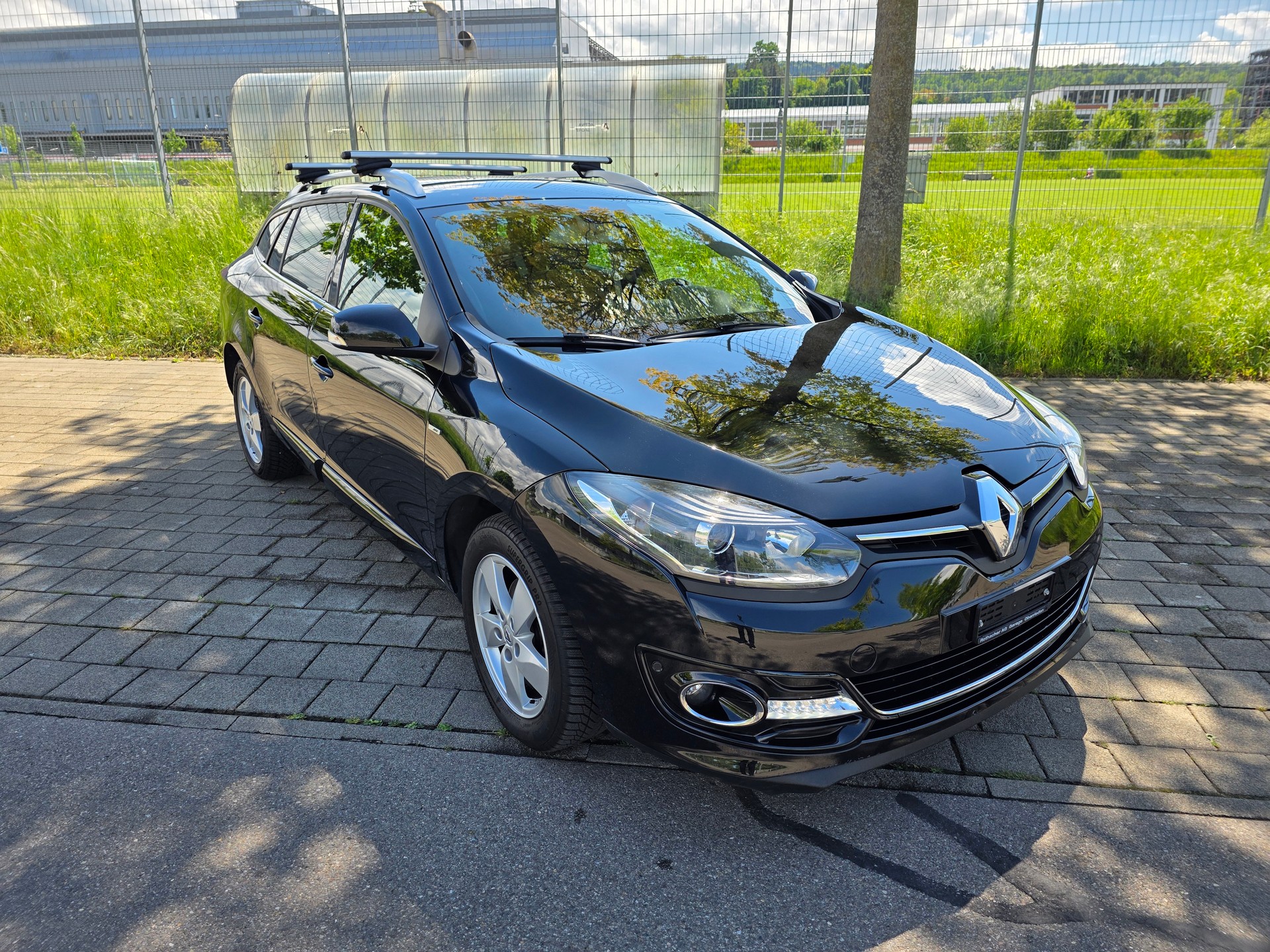 RENAULT Mégane Grandtour 1.2 16V Turbo Bose-image-5