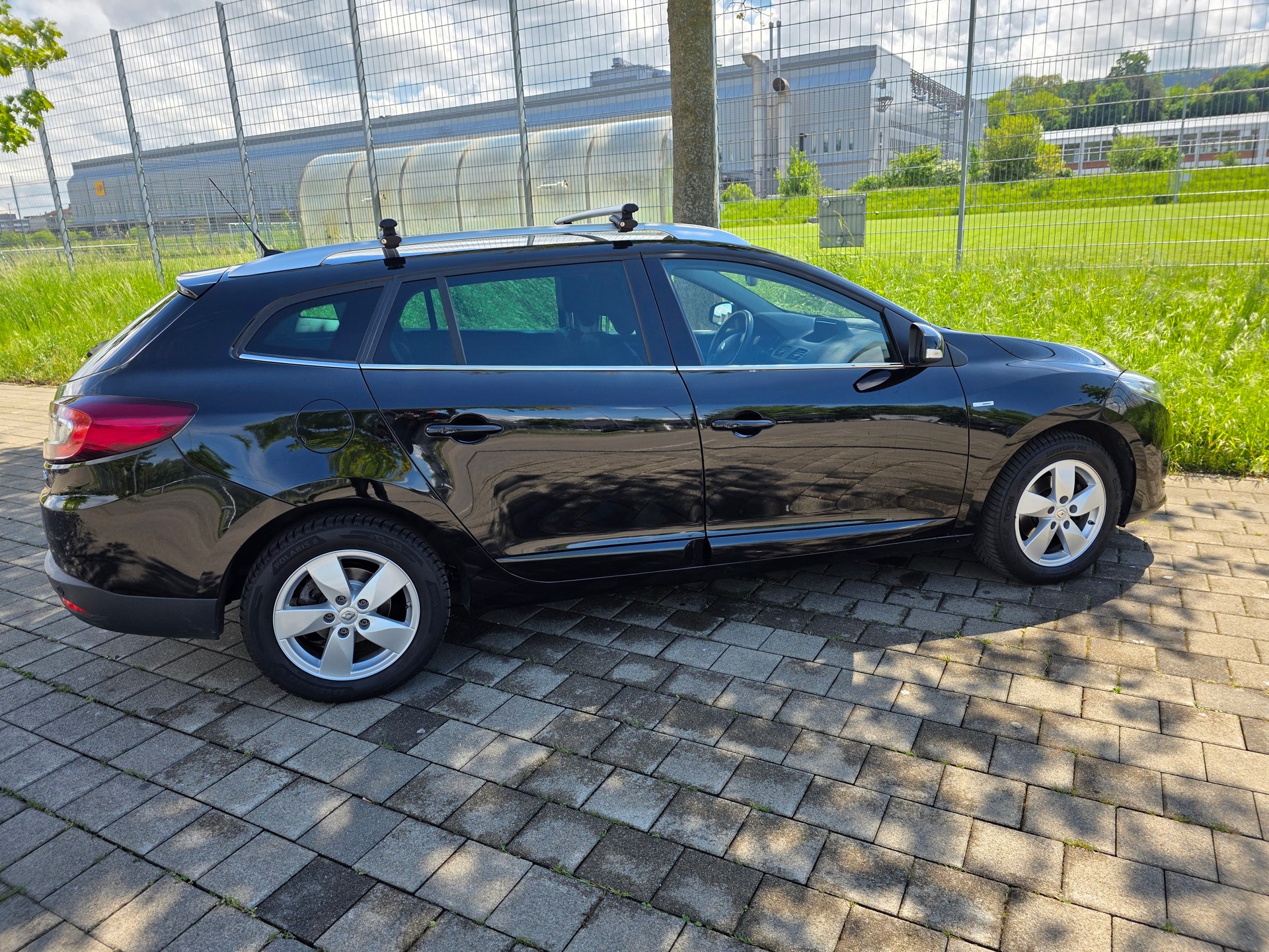 RENAULT Mégane Grandtour 1.2 16V Turbo Bose-image-6