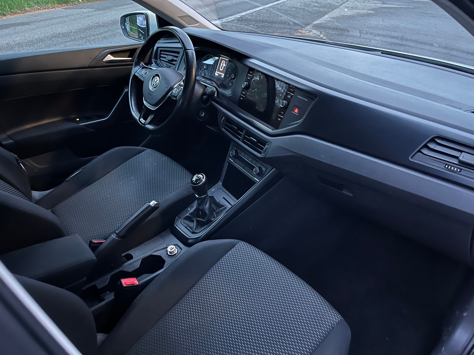 VW Polo 1.0 BMT Trendline-image-8