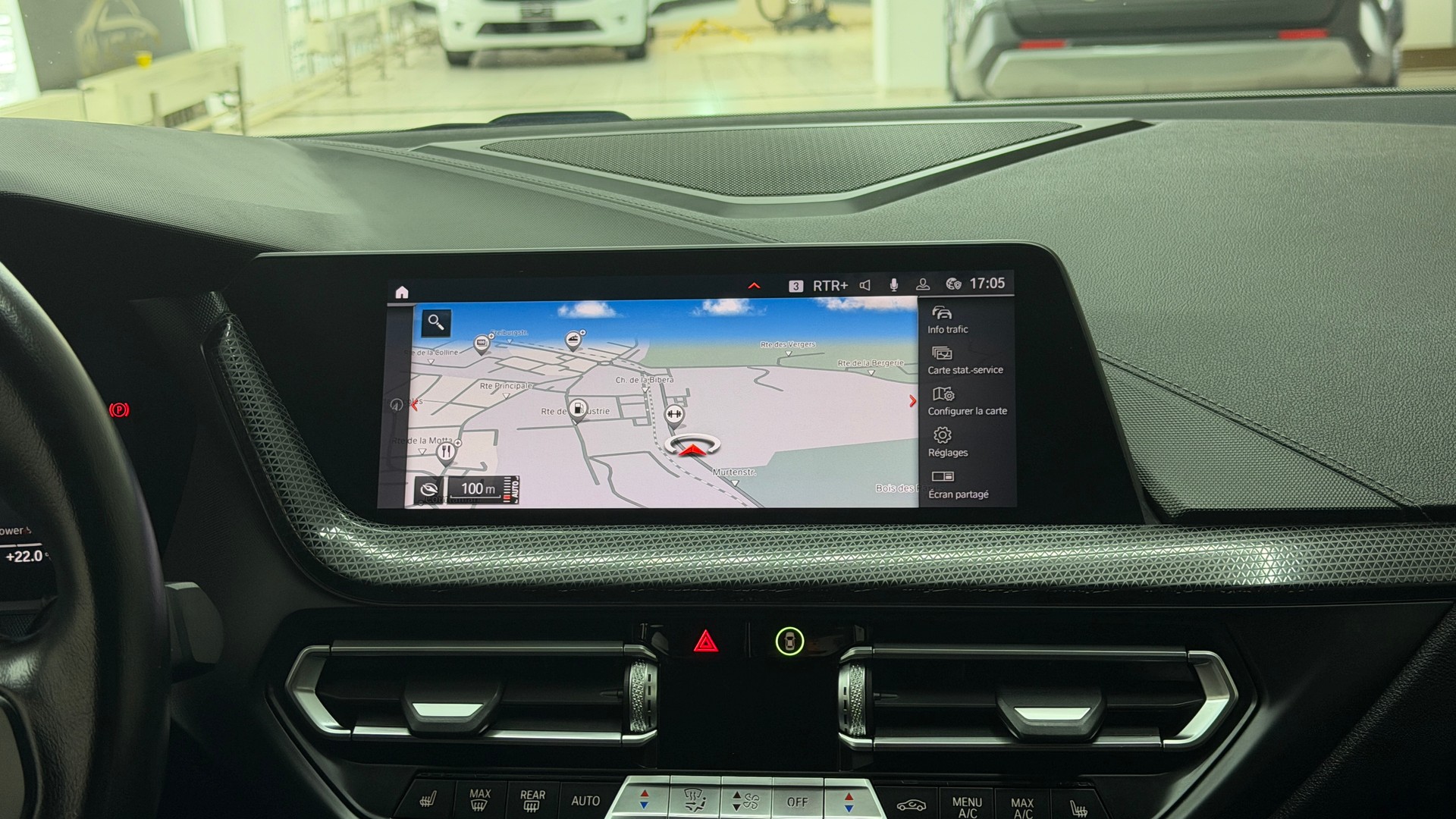 BMW 118i Sport Line Steptronic-image-9