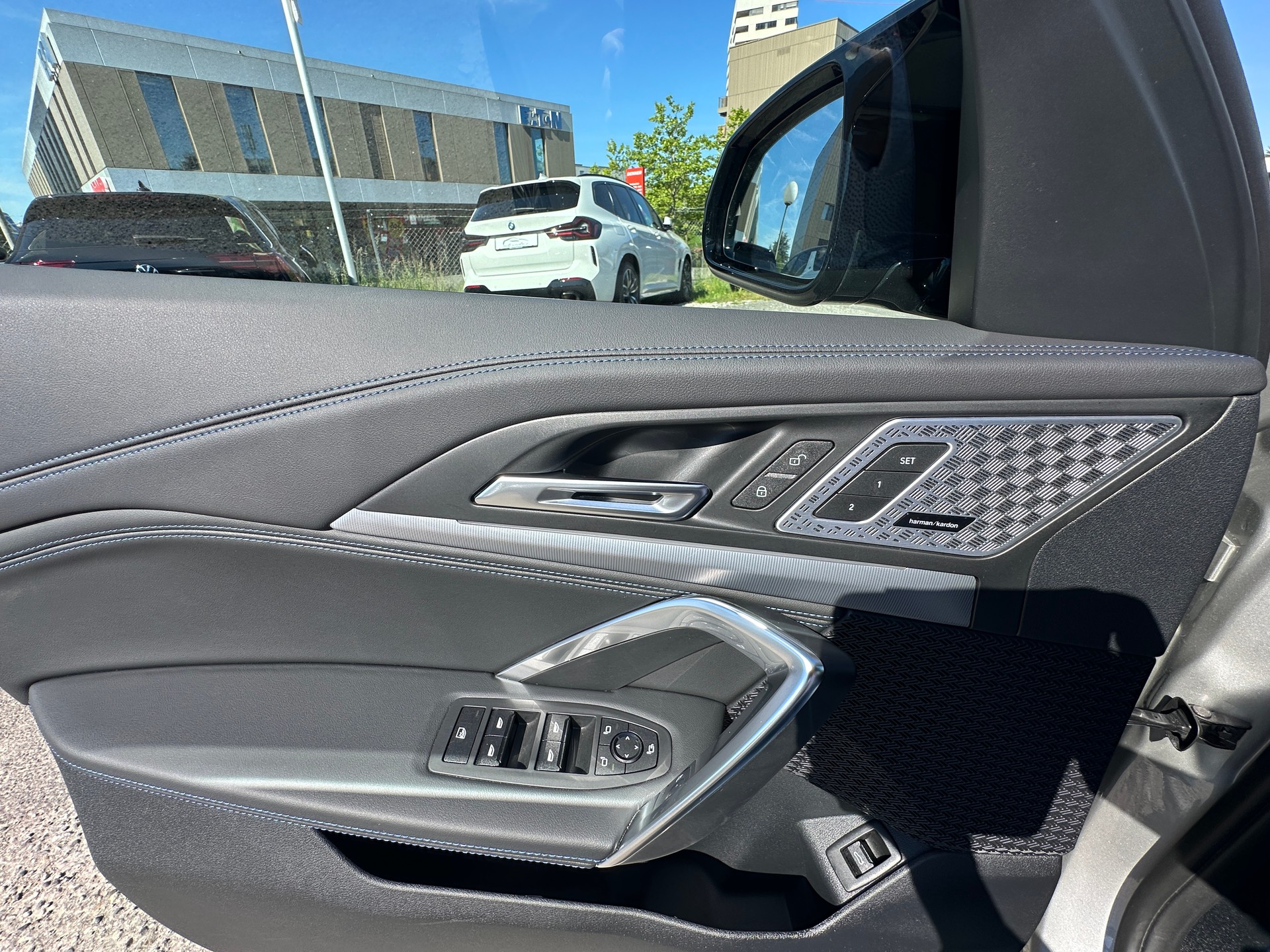 BMW X1 xDrive M35i-image-18