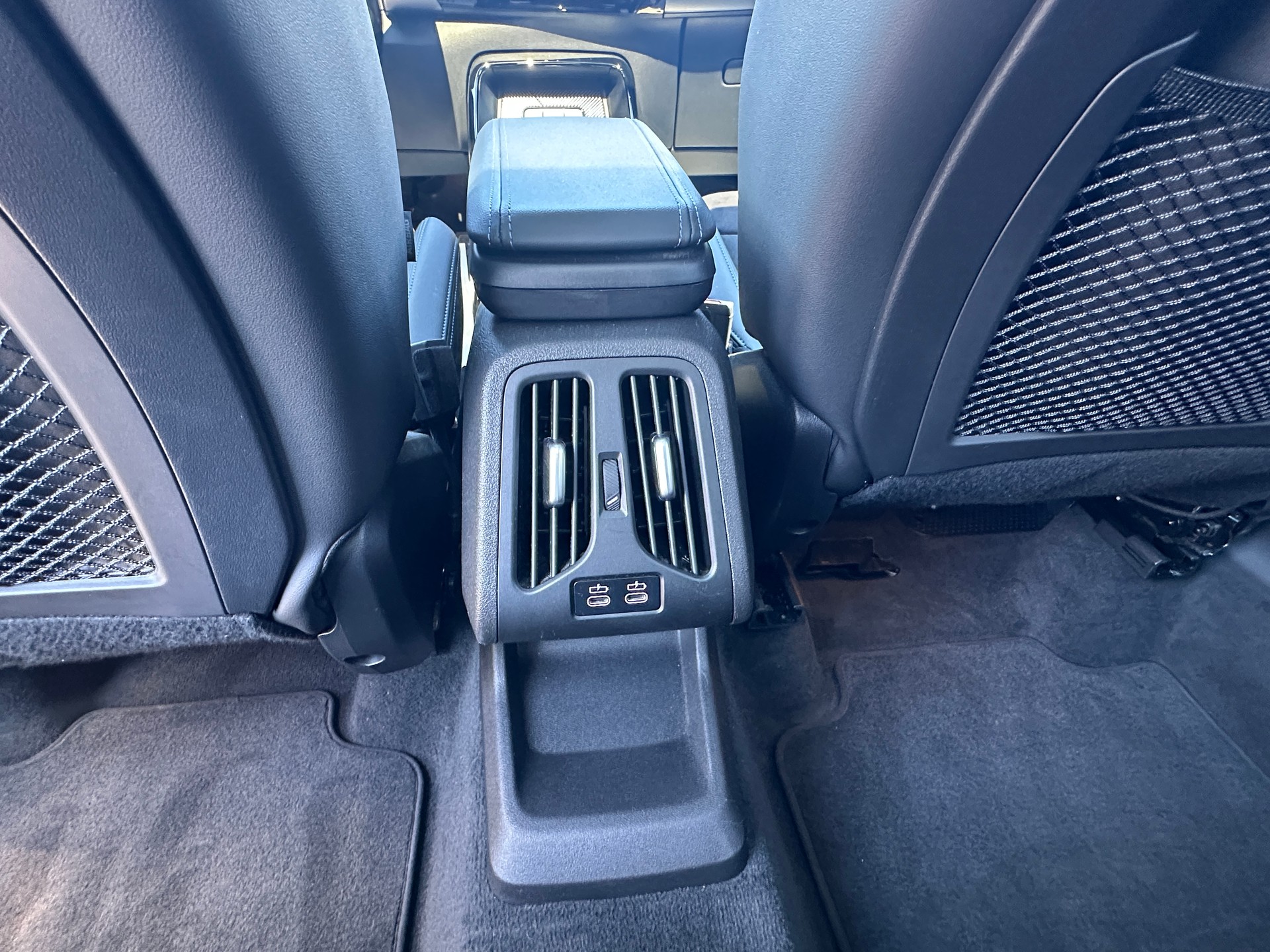 BMW X1 xDrive M35i-image-15