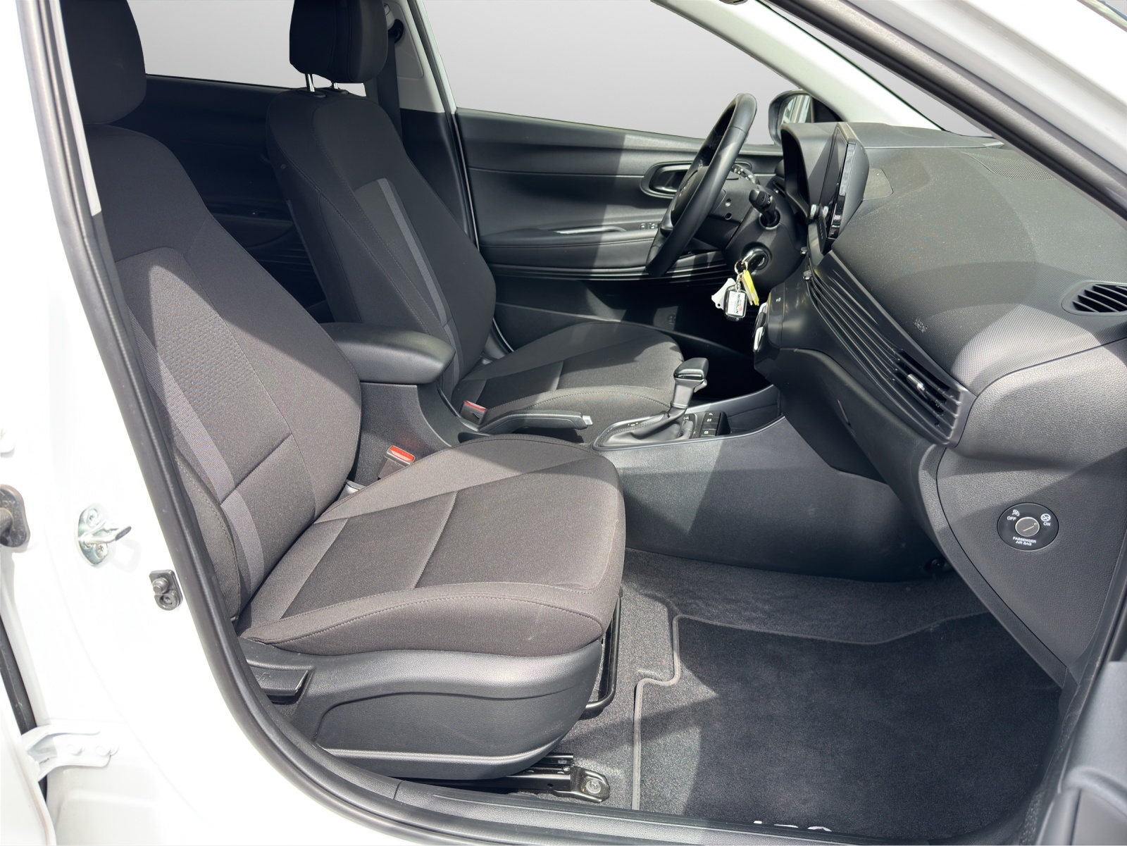 HYUNDAI i20 1.0 T-GDi Amplia Safety Pack-image-6
