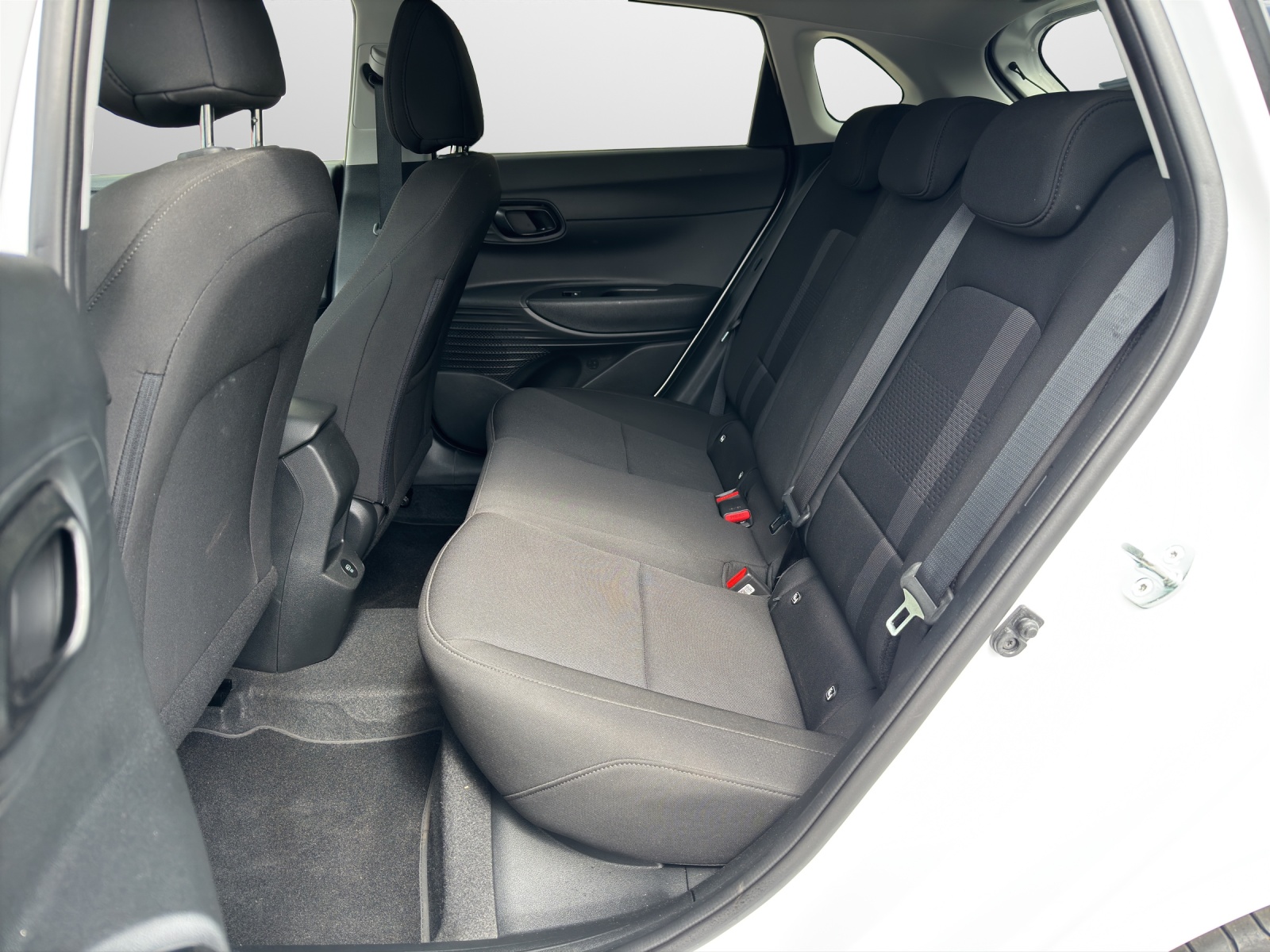 HYUNDAI i20 1.0 T-GDi Amplia Safety Pack-image-7