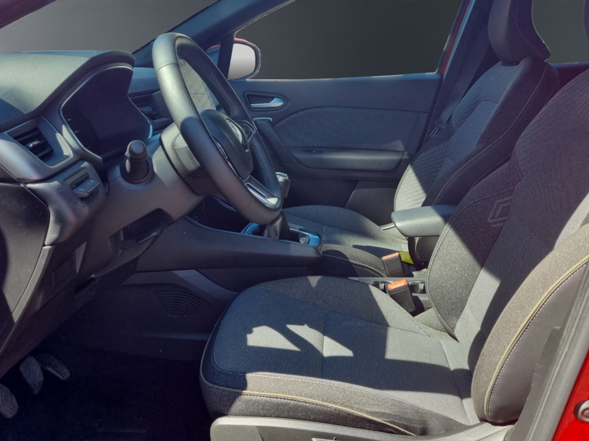 RENAULT Captur 1.3 TCe 140 techno-image-6