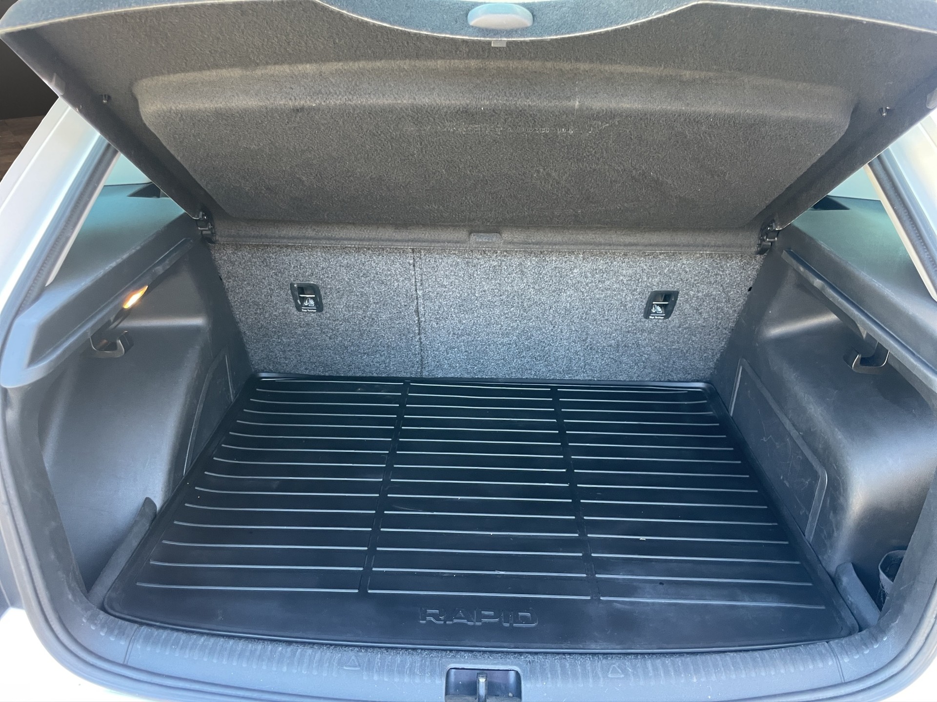 SKODA Rapid Spaceback 1.4 TSI Elegance DSG-image-13