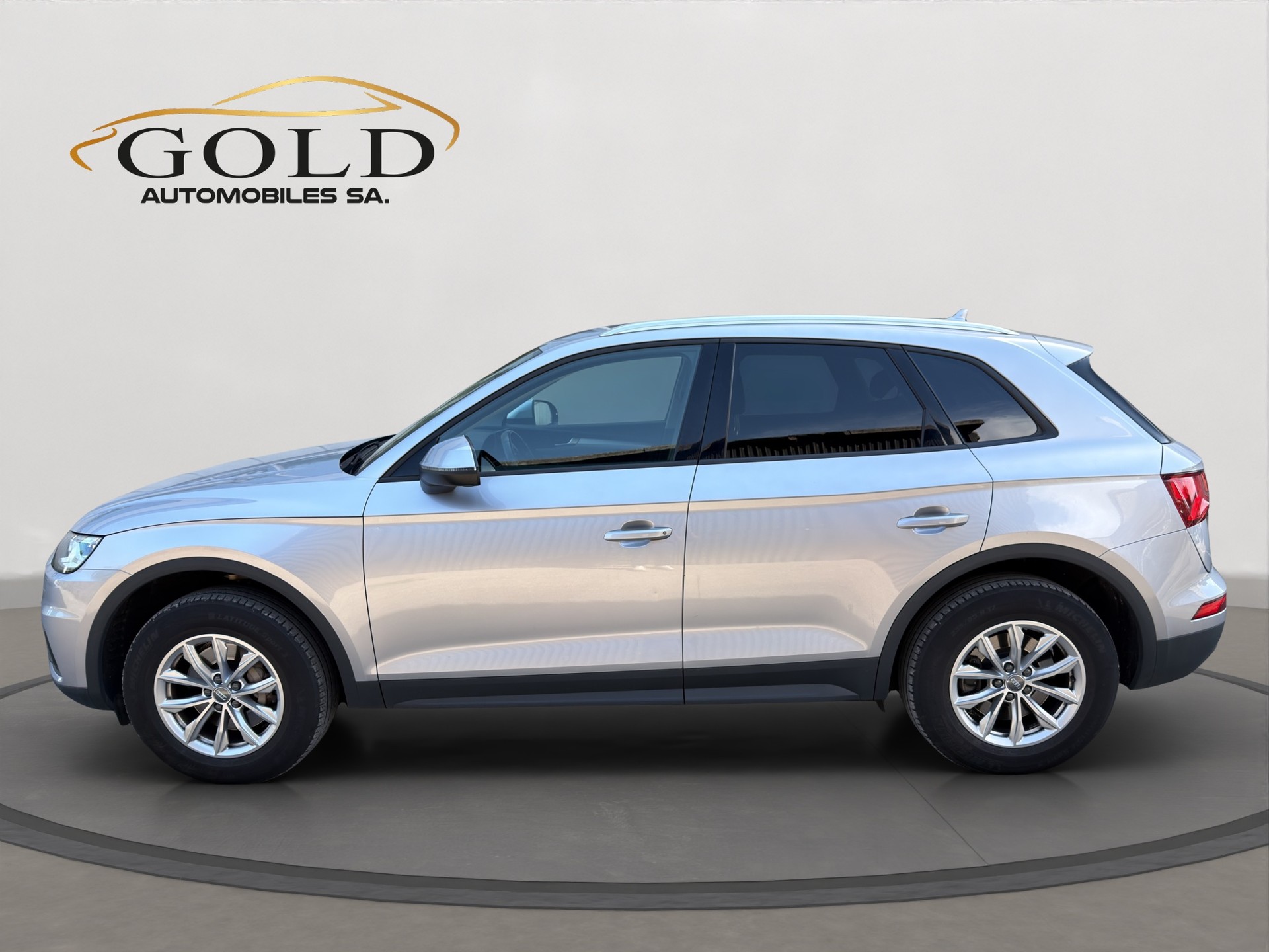 AUDI Q5 35 TDI quattro S-tronic-image-8