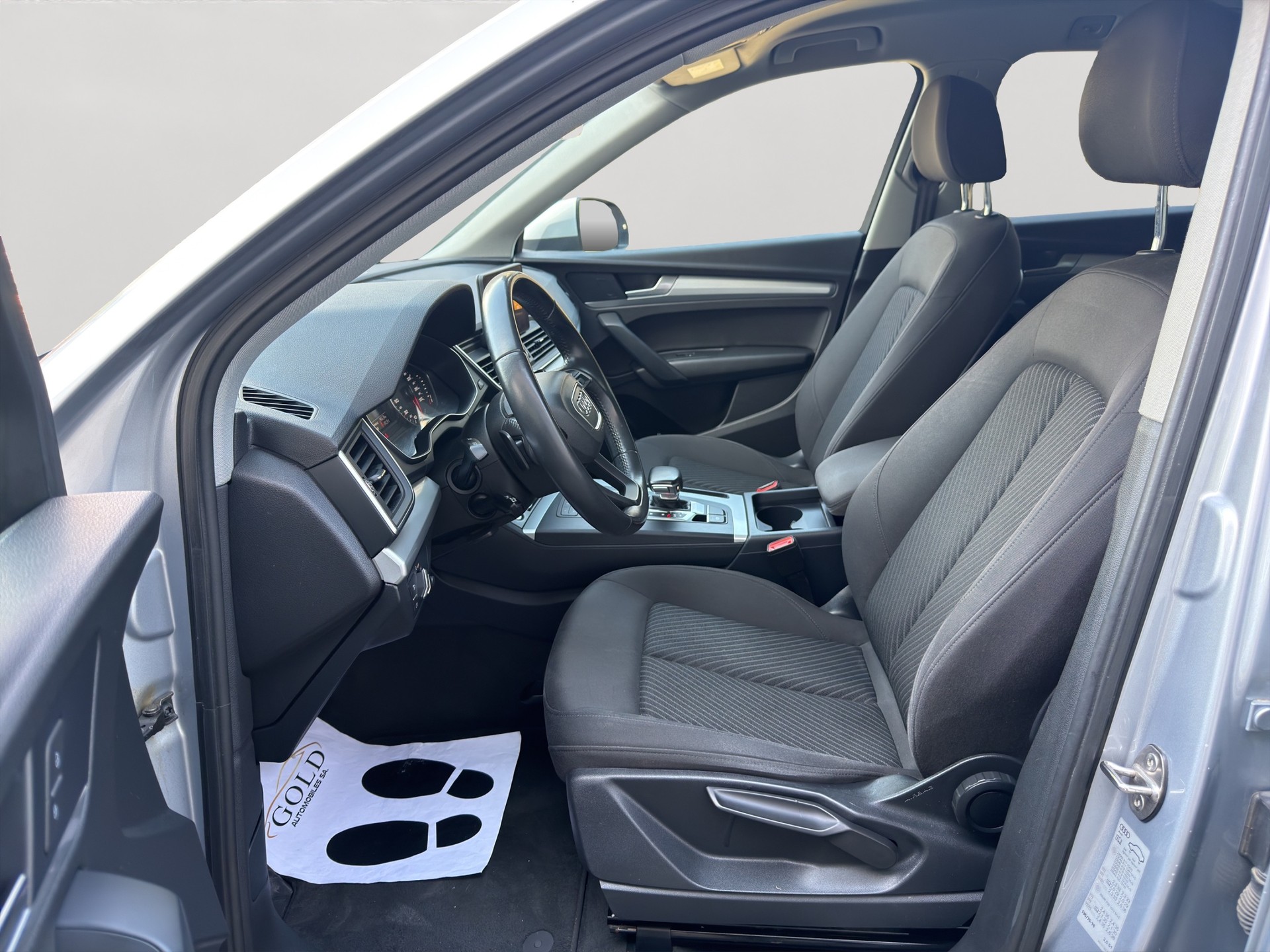 AUDI Q5 35 TDI quattro S-tronic-image-4