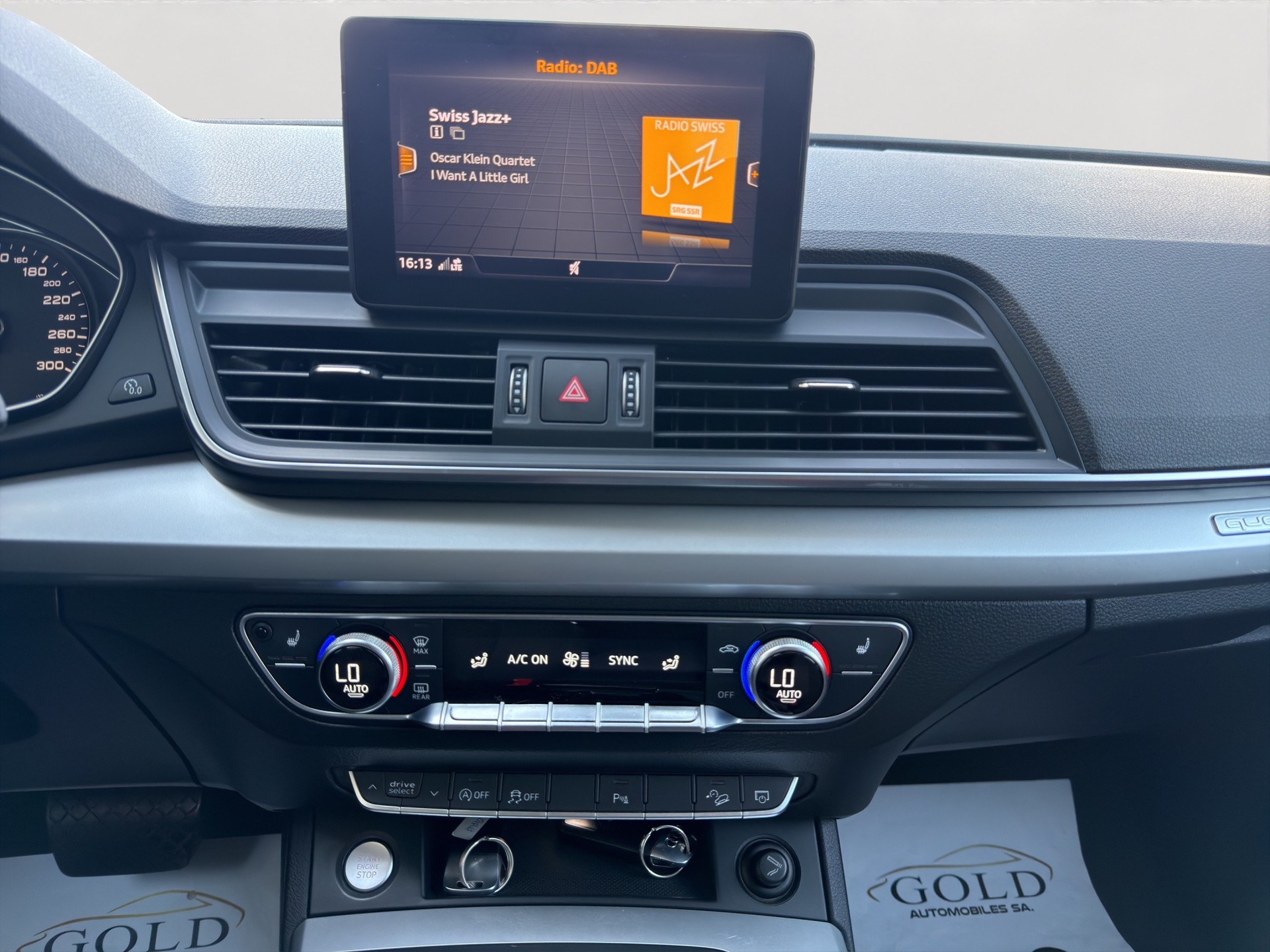 AUDI Q5 35 TDI quattro S-tronic-image-5