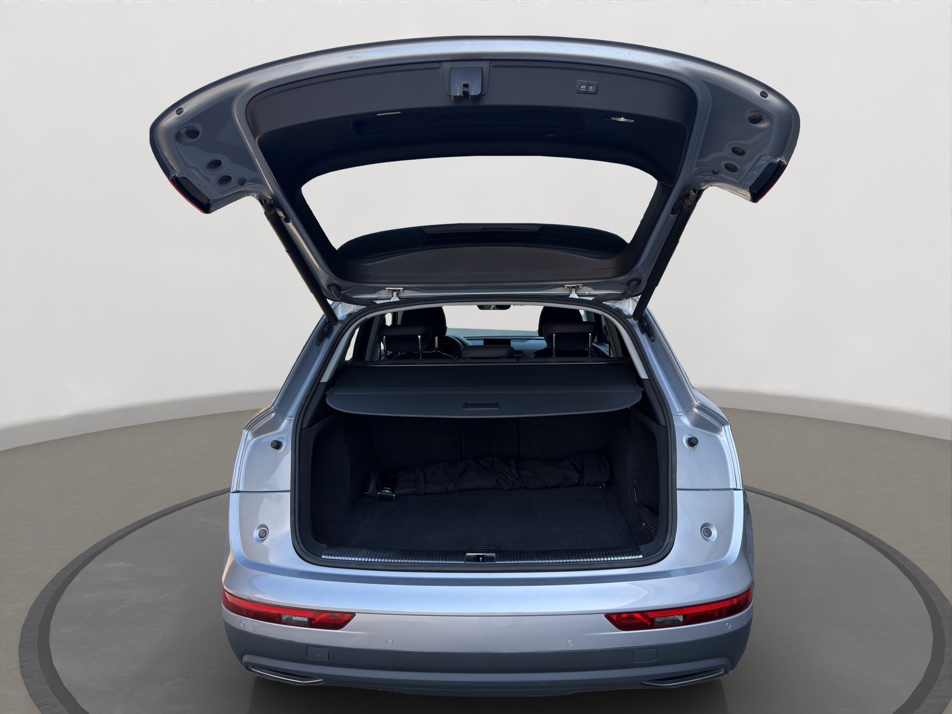 AUDI Q5 35 TDI quattro S-tronic-image-12