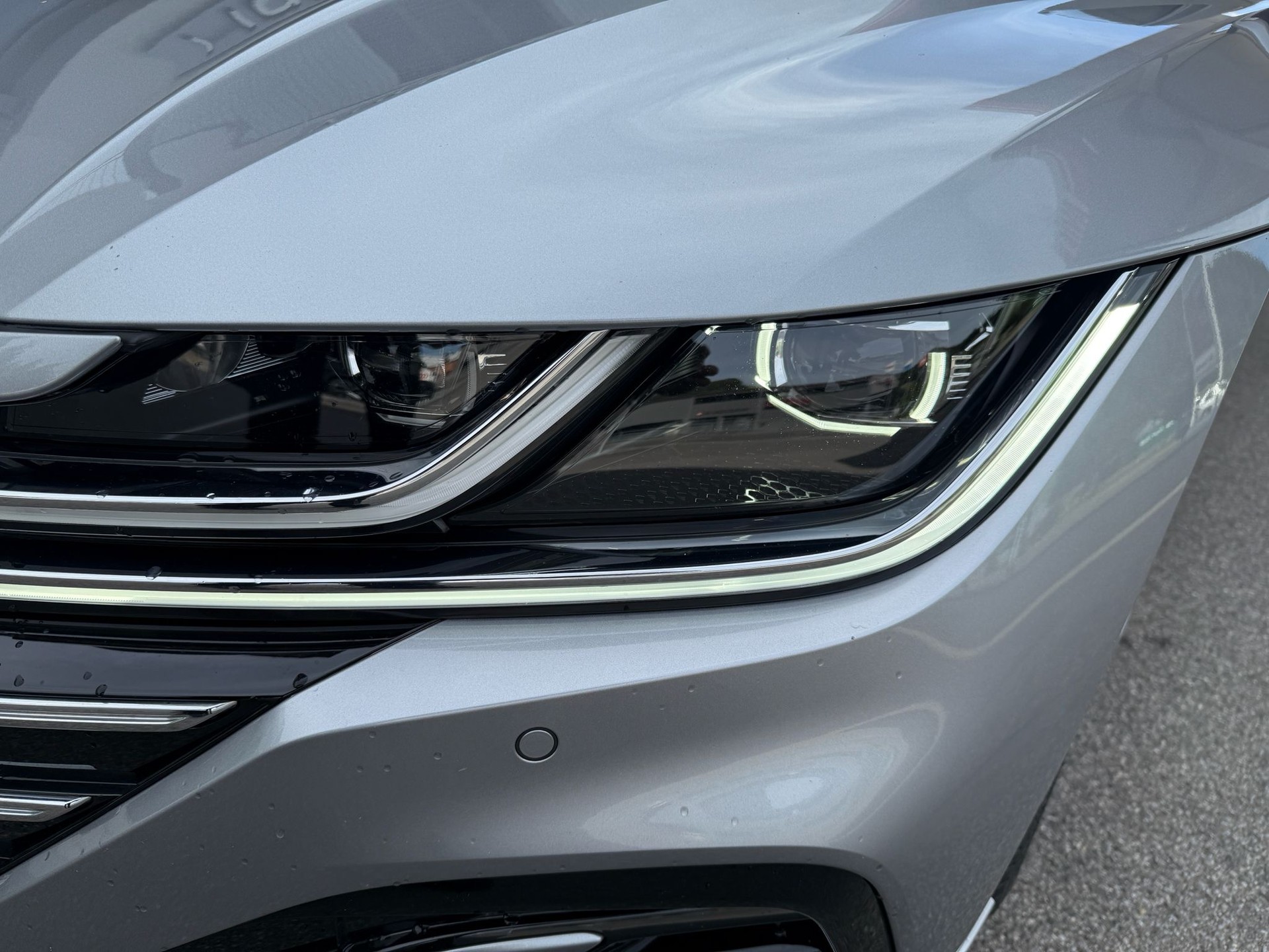 VW Arteon SB 2.0 TSI R-Line 4Motion DSG-image-2