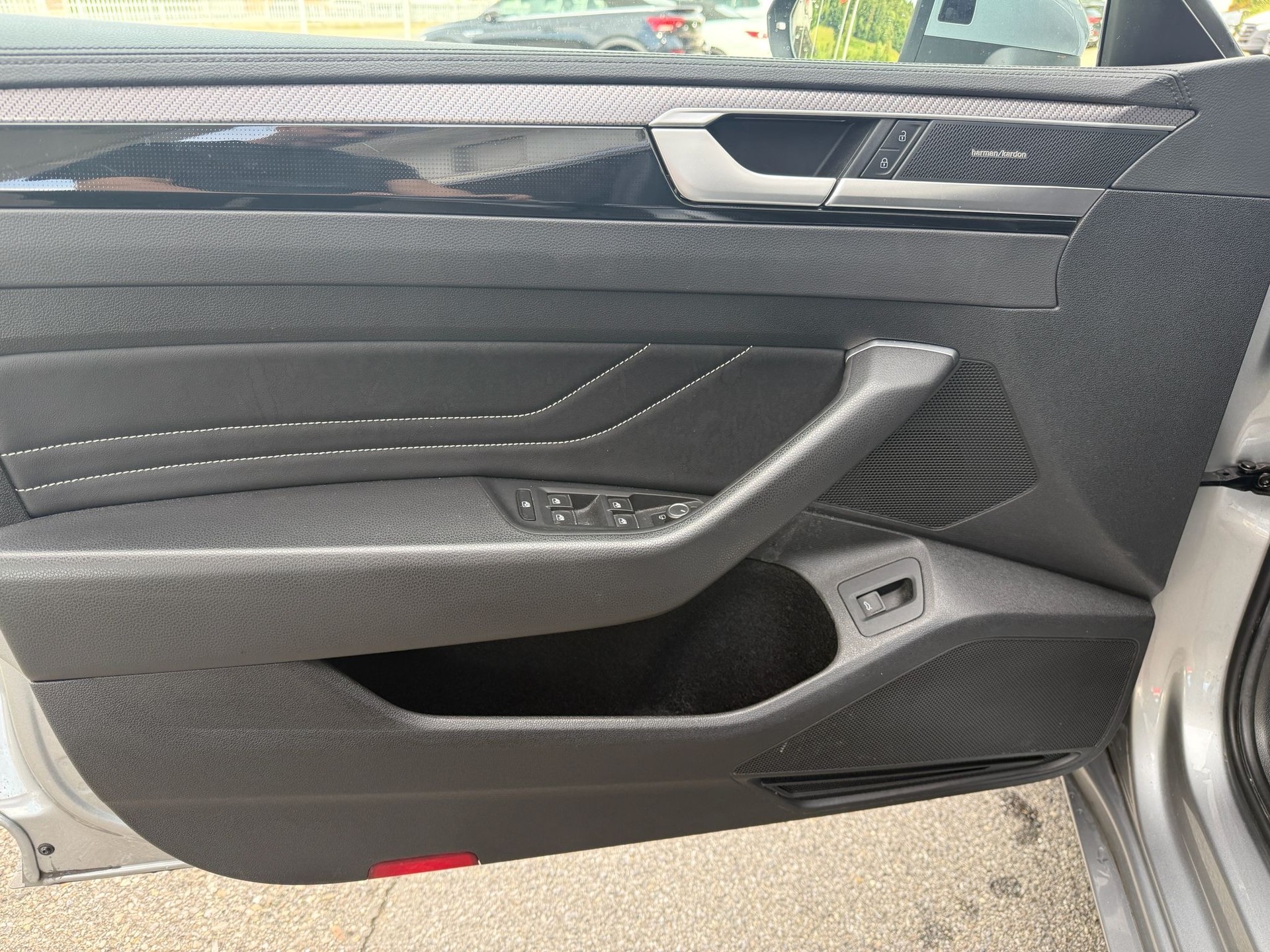 VW Arteon SB 2.0 TSI R-Line 4Motion DSG-image-12