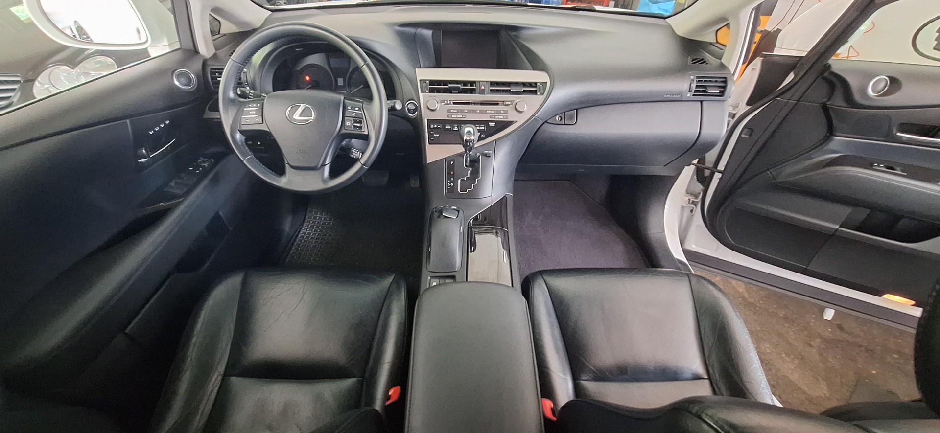 LEXUS 450h-image-4