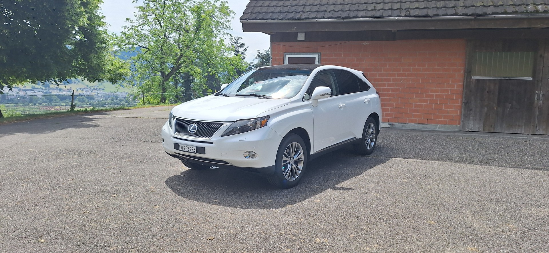 LEXUS 450h-image-5