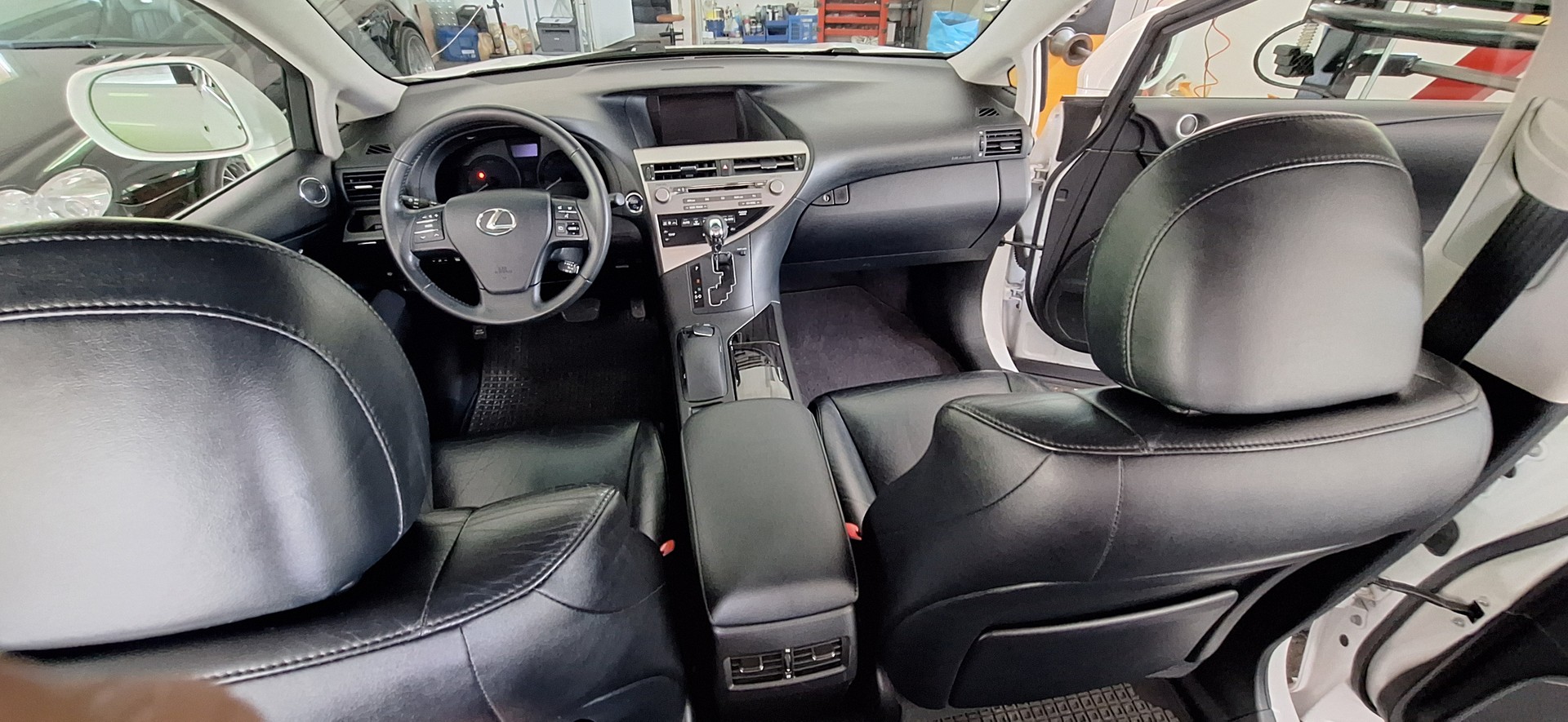 LEXUS 450h-image-3