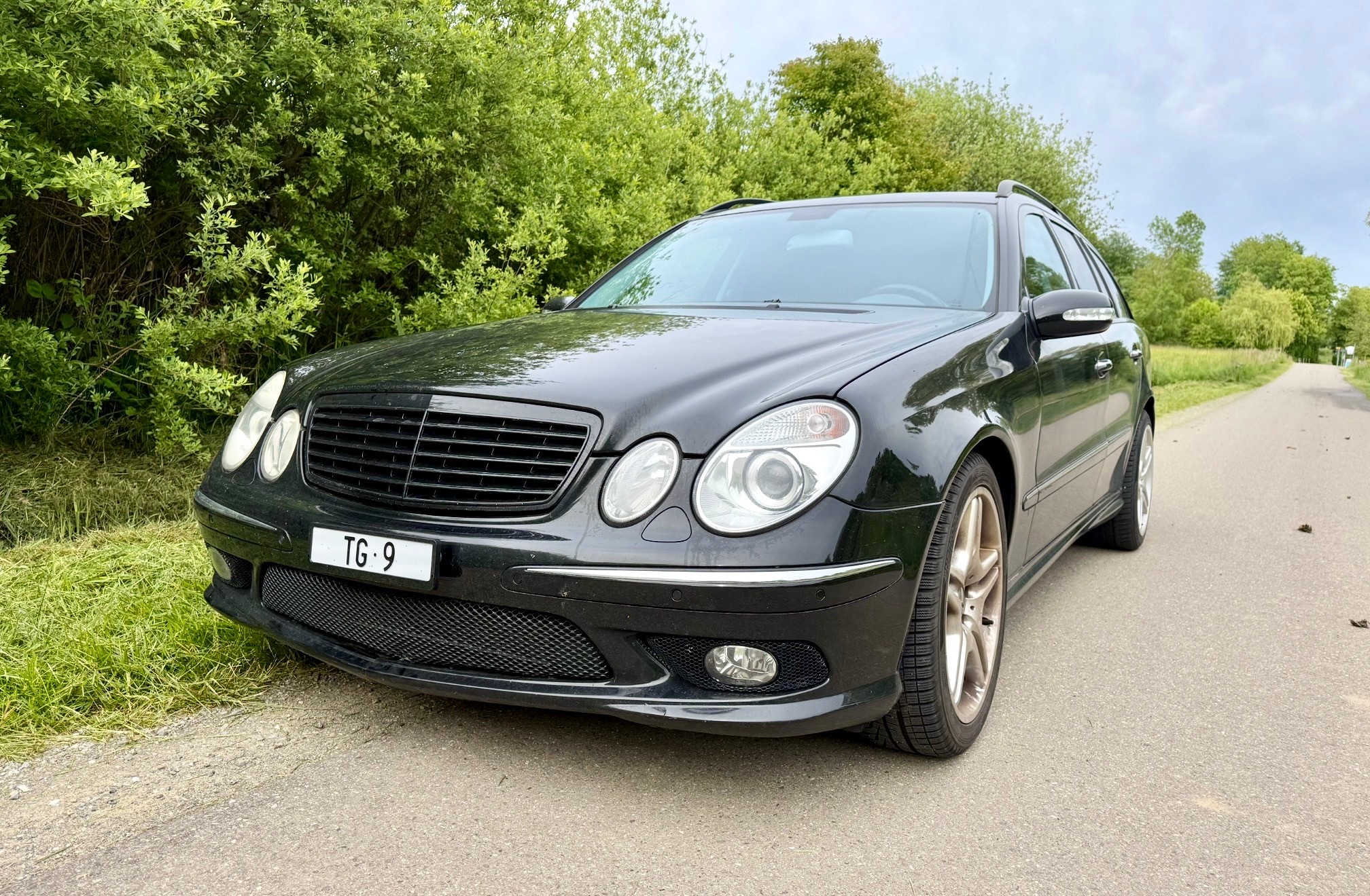 Car photo