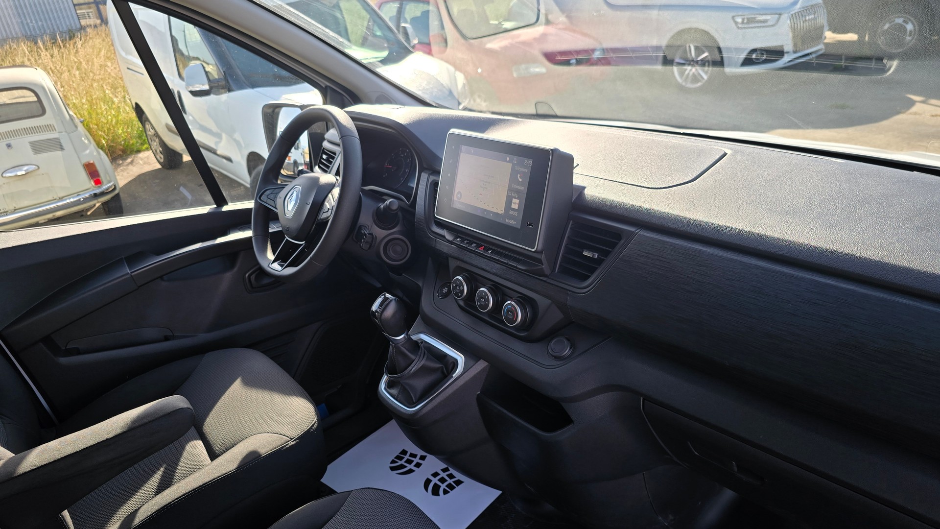 RENAULT Trafic 2.0 Blue dCi 150 Business L1H1 EDC EN-image-7