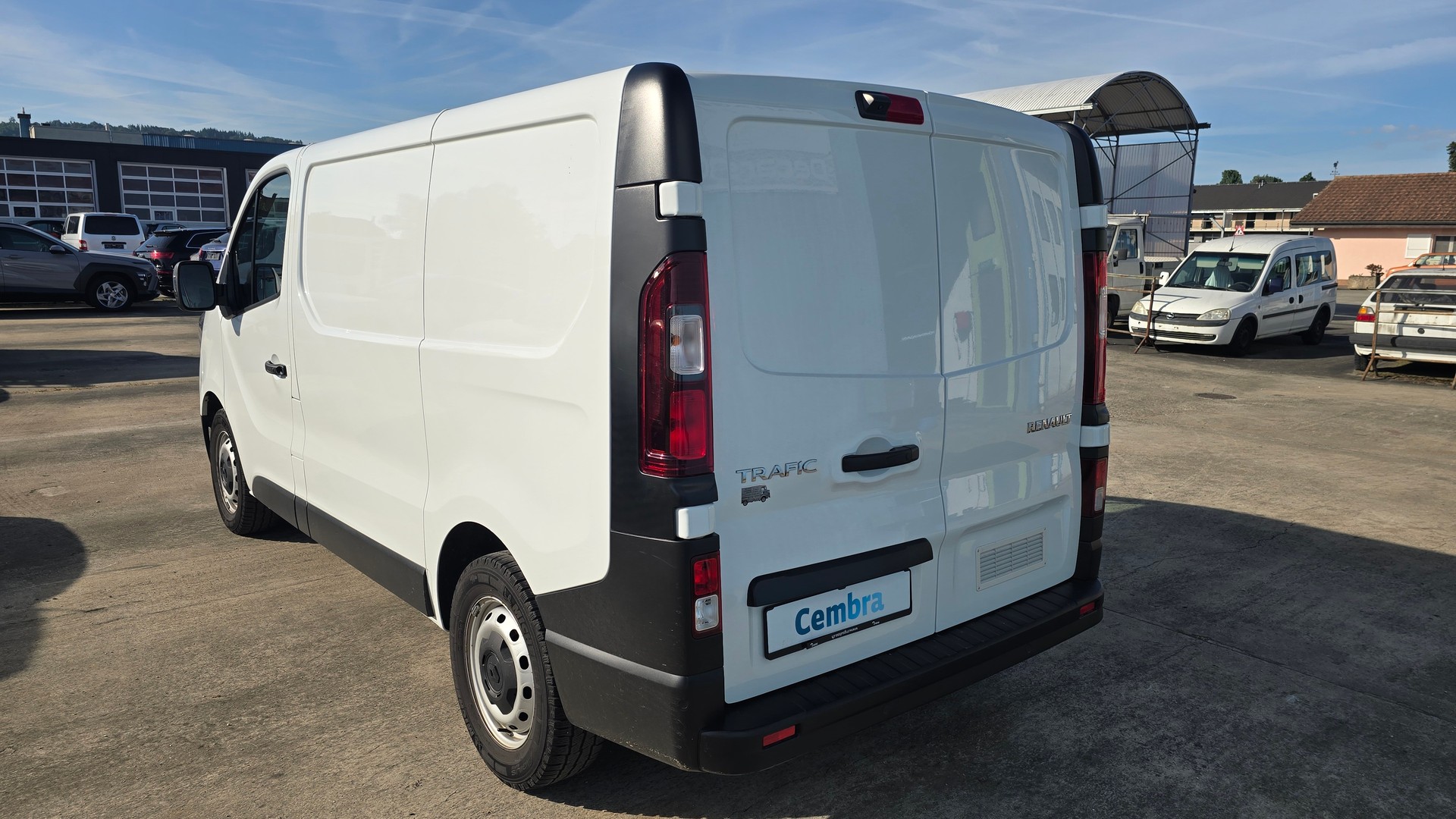 RENAULT Trafic 2.0 Blue dCi 150 Business L1H1 EDC EN-image-4