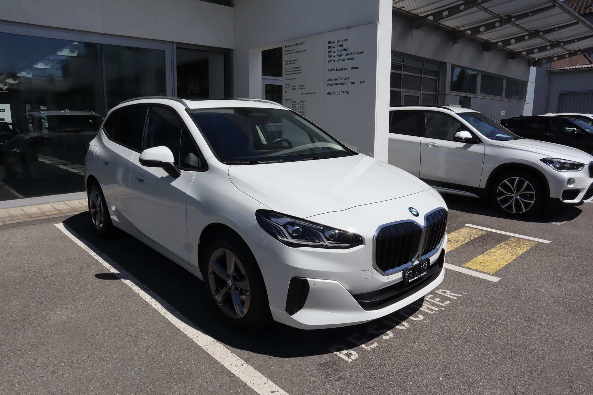 BMW 223d Activ Tourer xDrive DKG Panoramaglasdach AHK 4x4 Euro 6-image-0