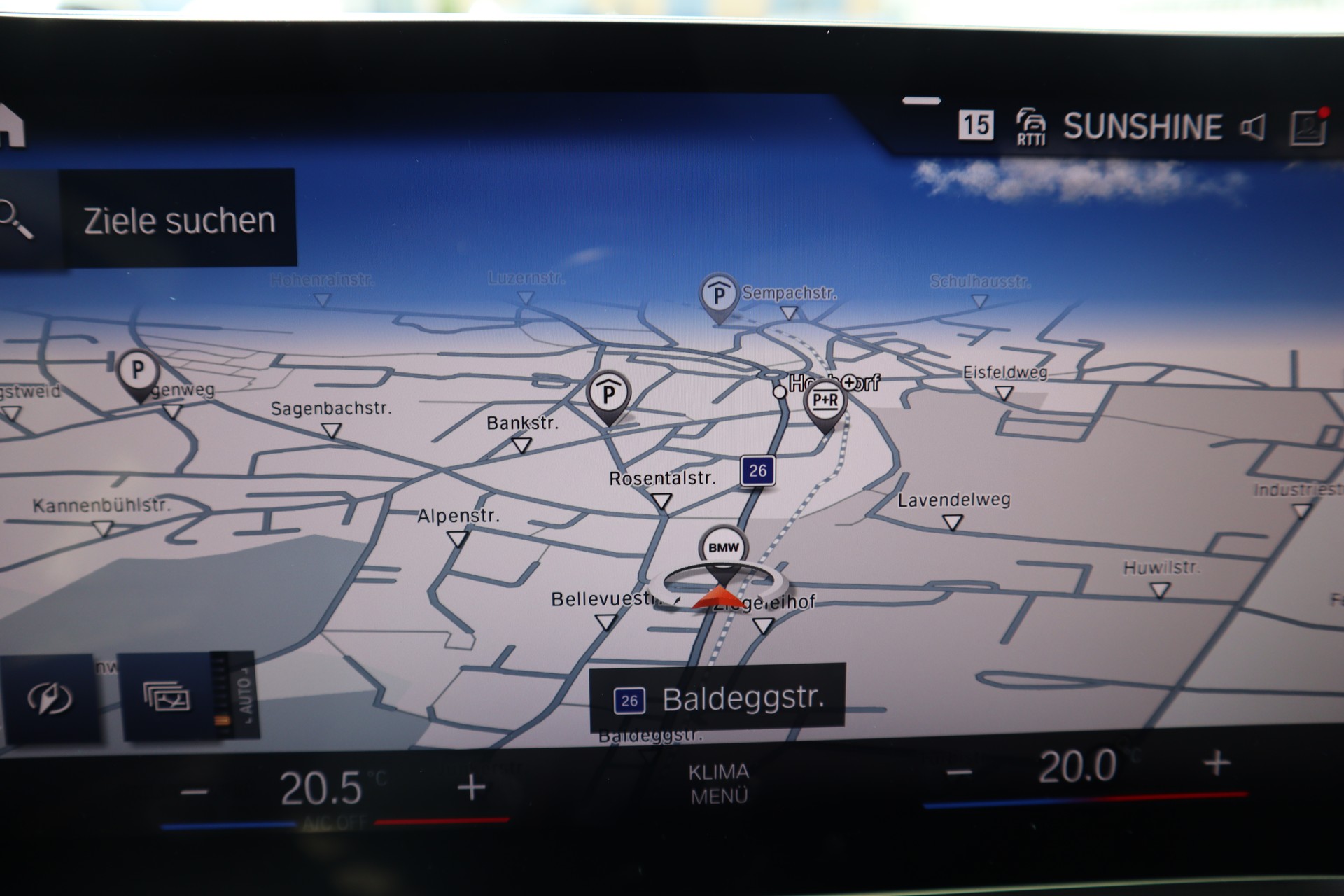 BMW 223d Activ Tourer xDrive DKG Panoramaglasdach AHK 4x4 Euro 6-image-8