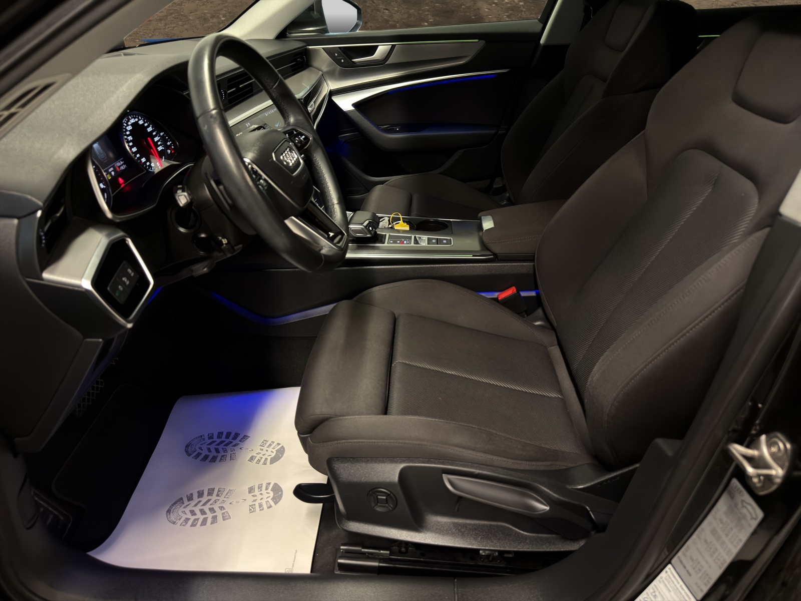 AUDI A6 Avant 40 TDI Sport Attraction S-tronic-image-11