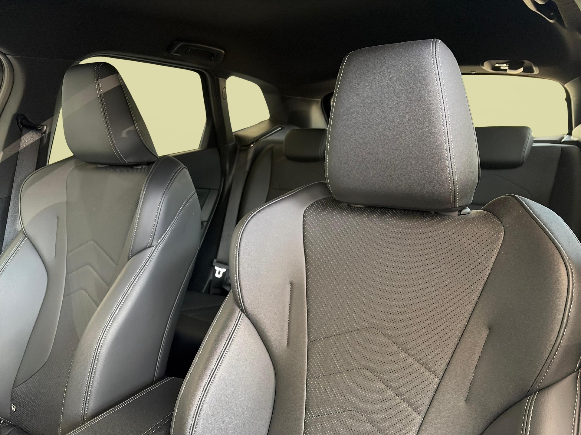 BMW 223d xDrive SDKG Active Tourer-image-17