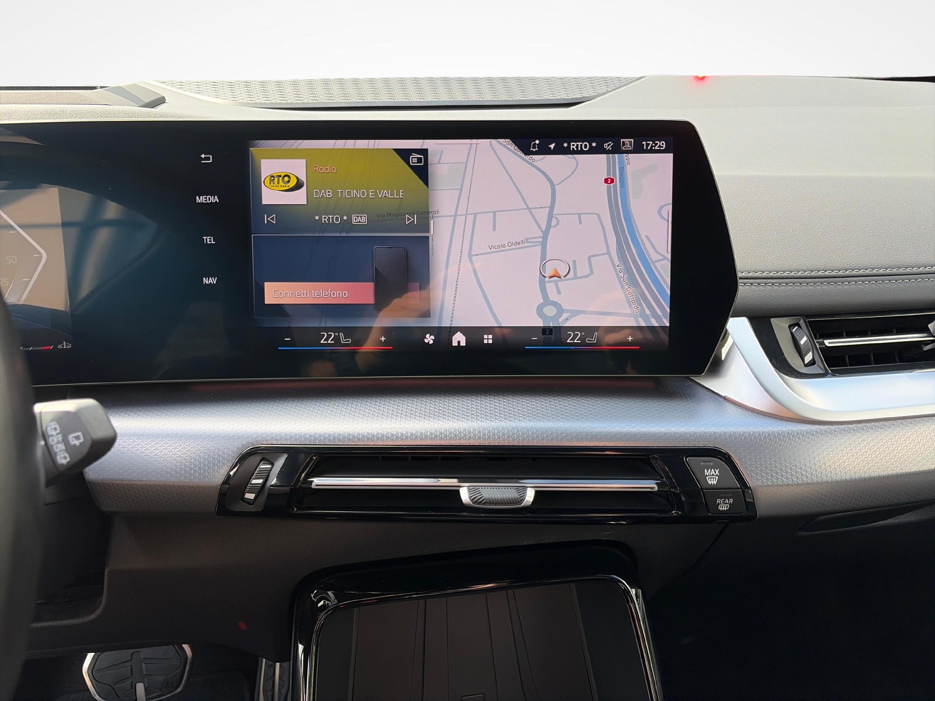BMW 223d xDrive SDKG Active Tourer-image-16