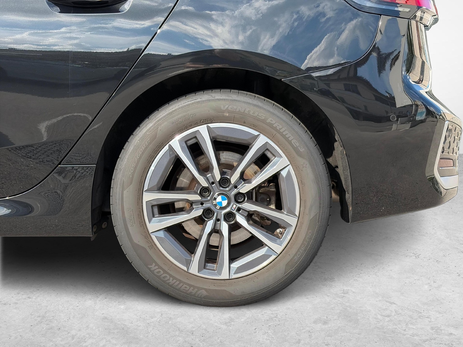 BMW 223d xDrive SDKG Active Tourer-image-10