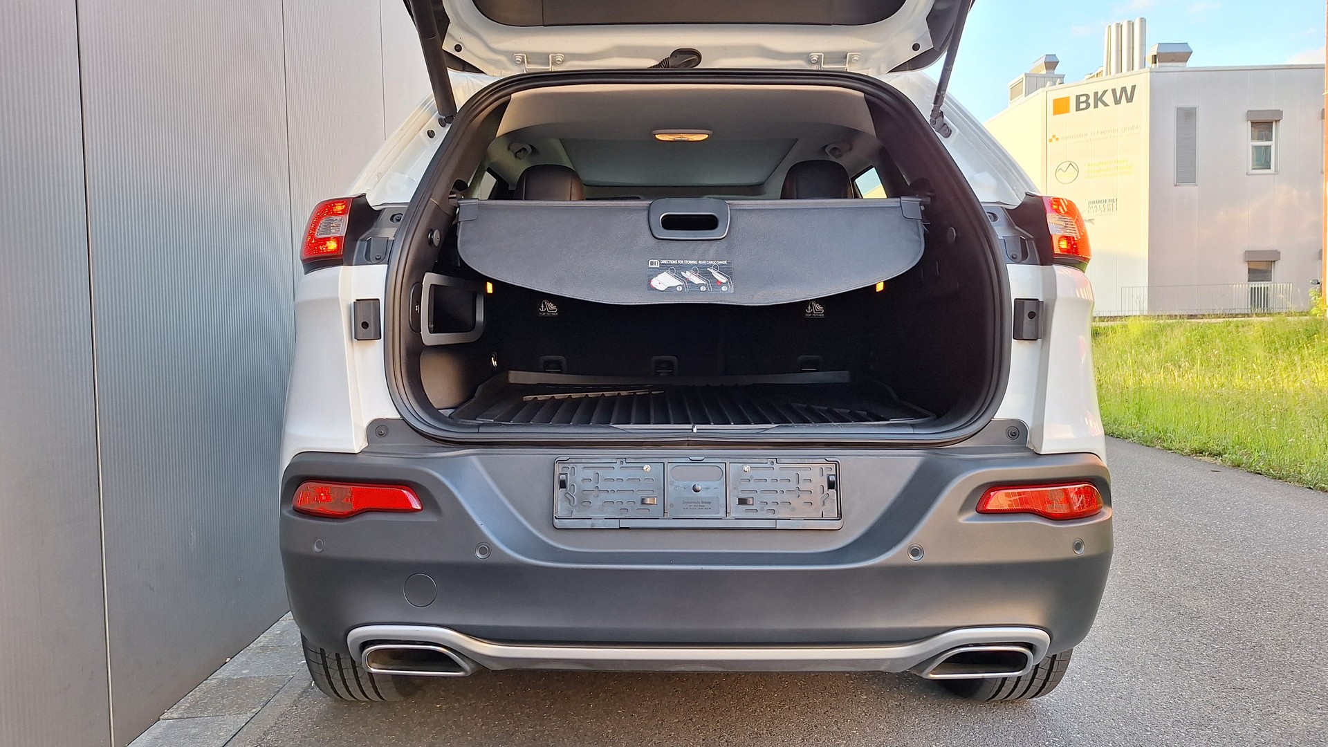 JEEP 3.2 V6 Limited AWD-image-7