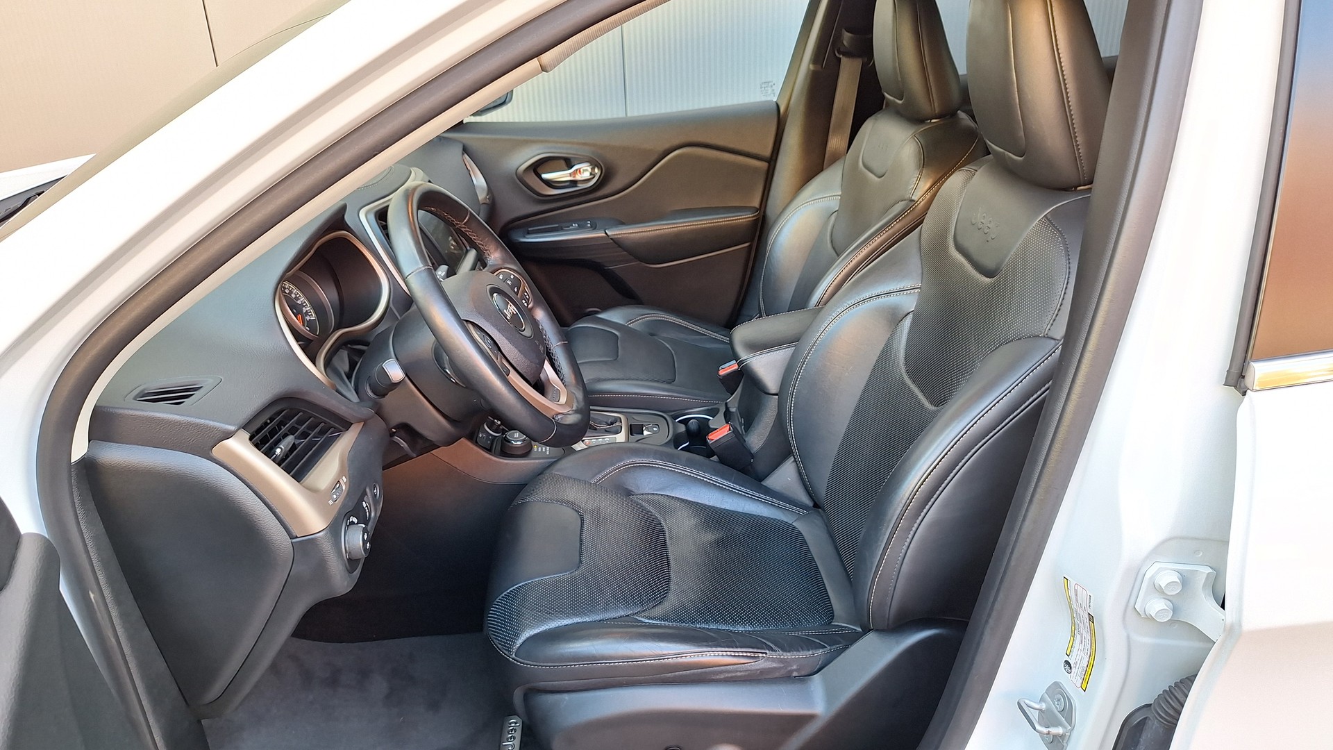 JEEP 3.2 V6 Limited AWD-image-12